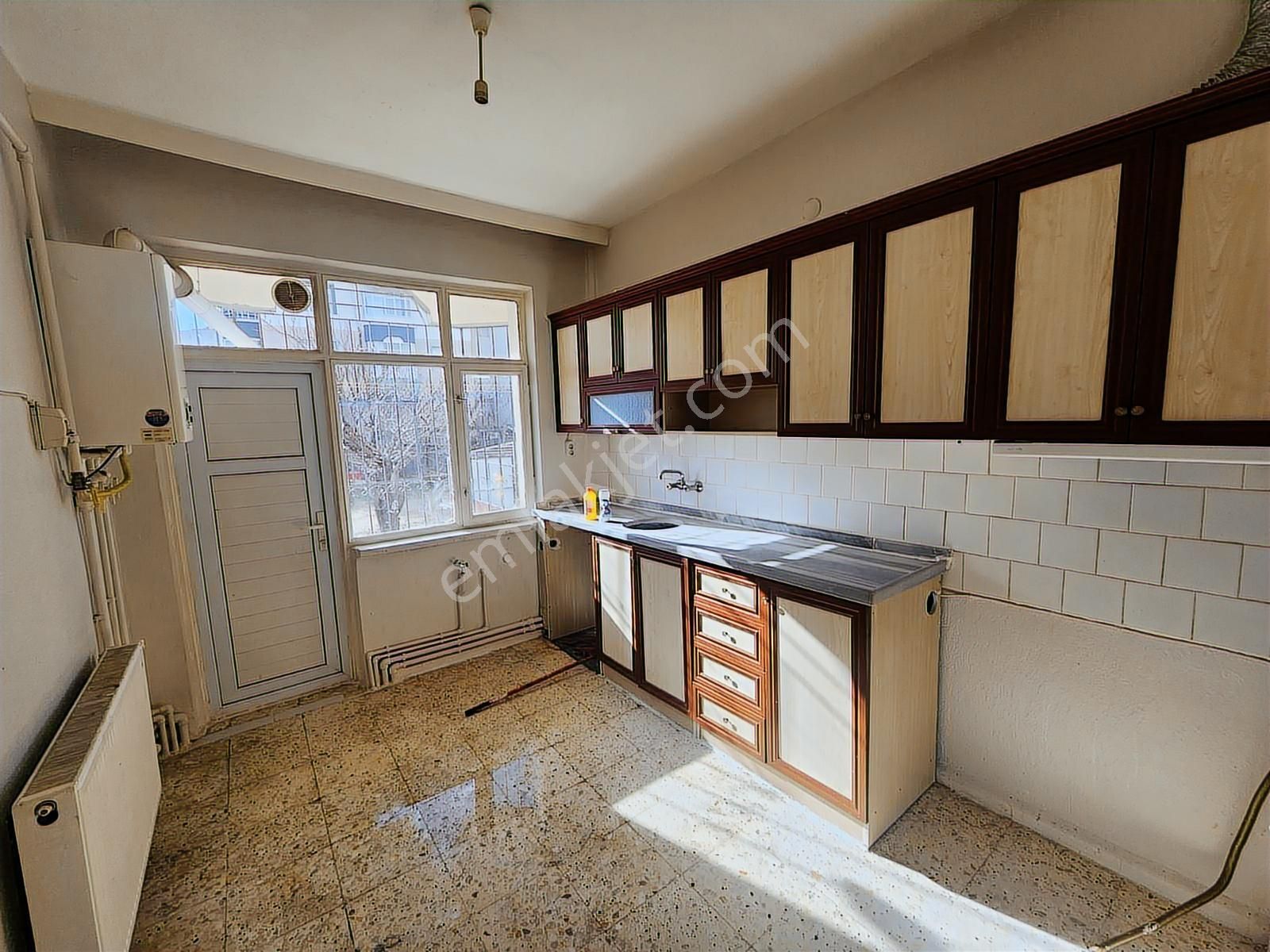 Bosna Herskye Fabrikalar Askeri Üs Servis Güzergahnda 3+1 Daire - Görsel 12