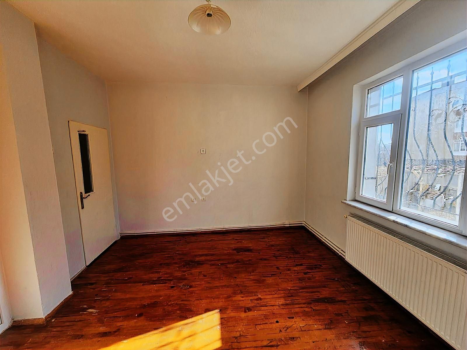 Bosna Herskye Fabrikalar Askeri Üs Servis Güzergahnda 3+1 Daire - Görsel 9