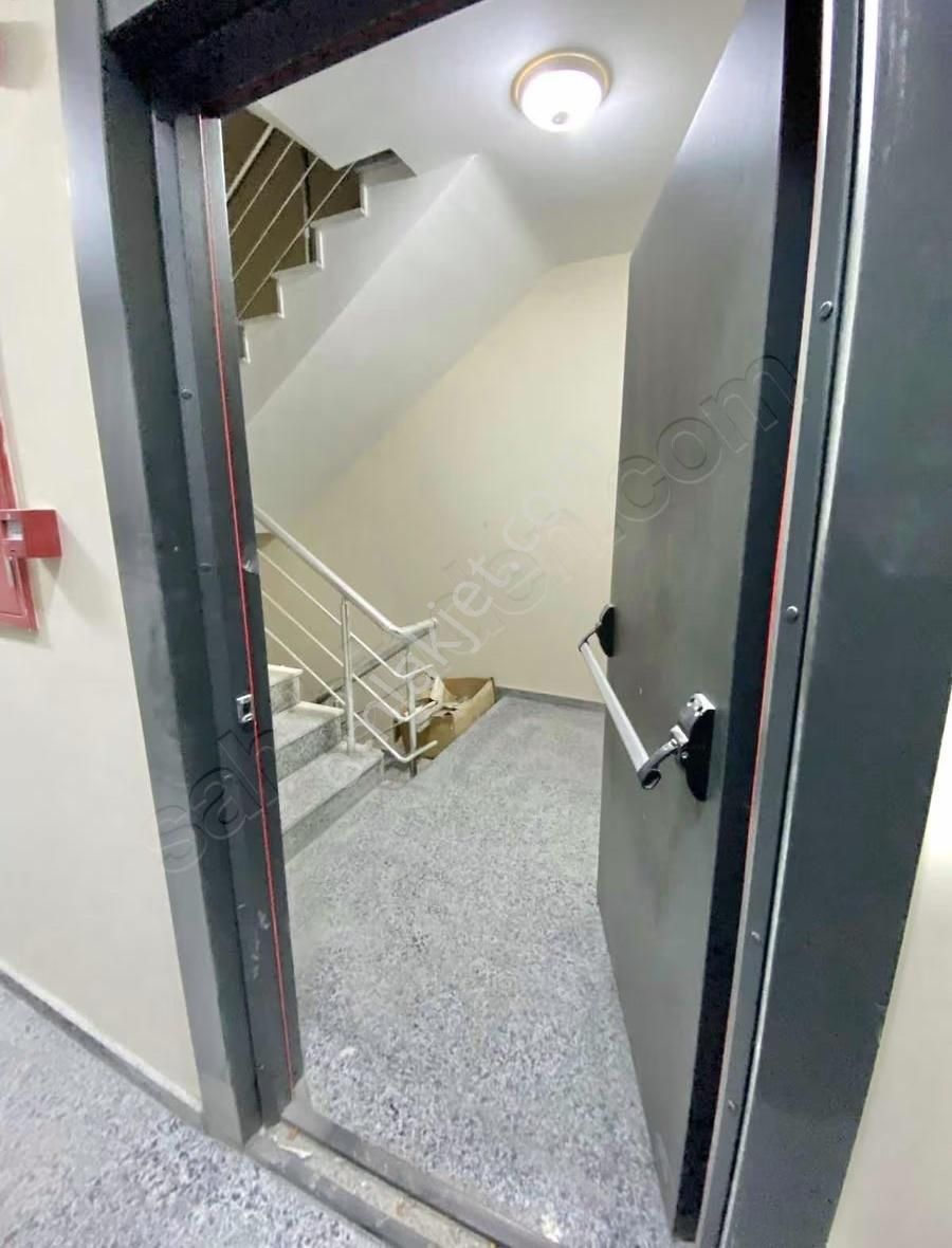 3+1 Geniş Çıkmasız Binada Kiralık Sıfır Daire - Görsel 8