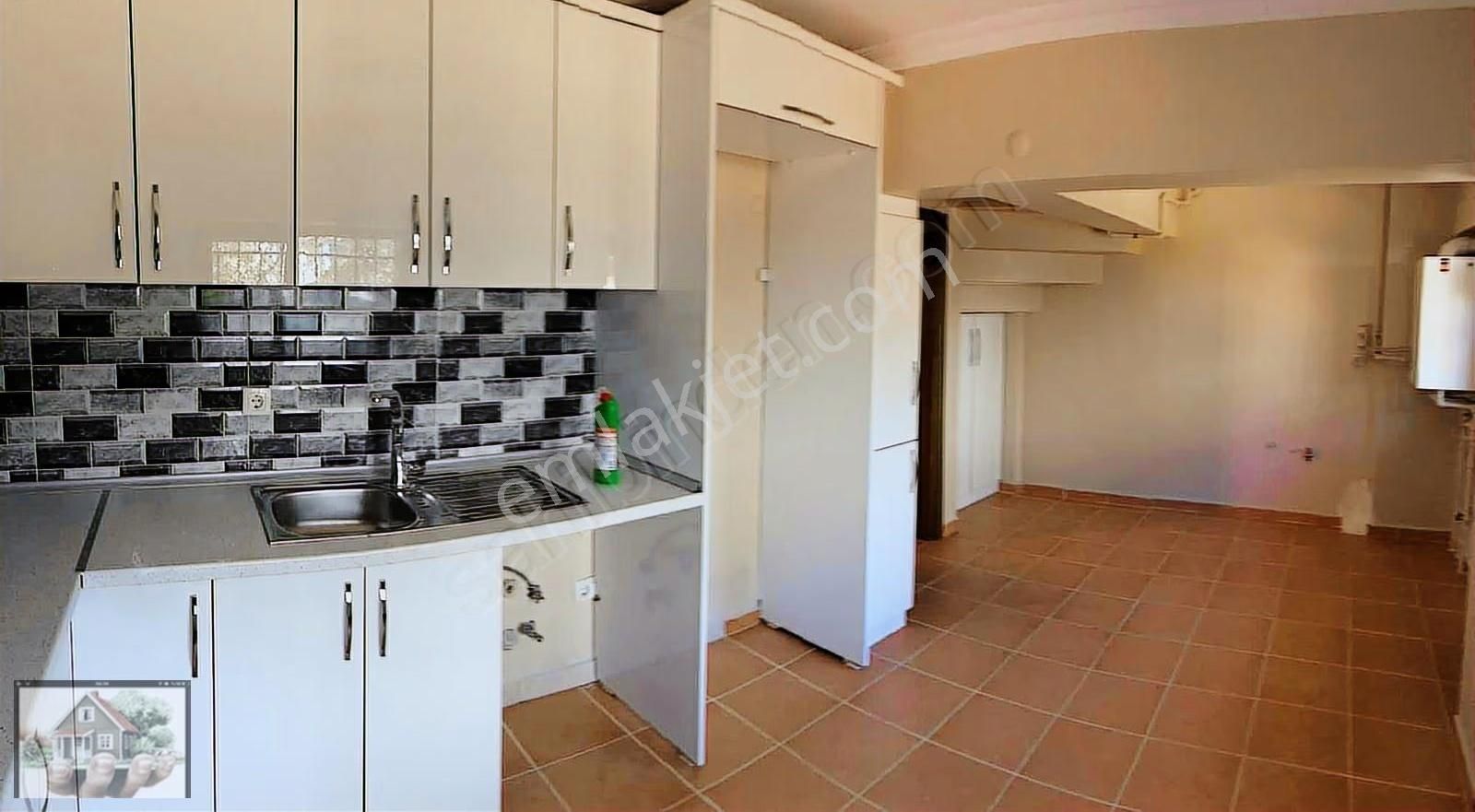 Pendik Aydos Ormanlarına Cephe 4+1 2006 Yapımı Müstakil Villa - Görsel 3