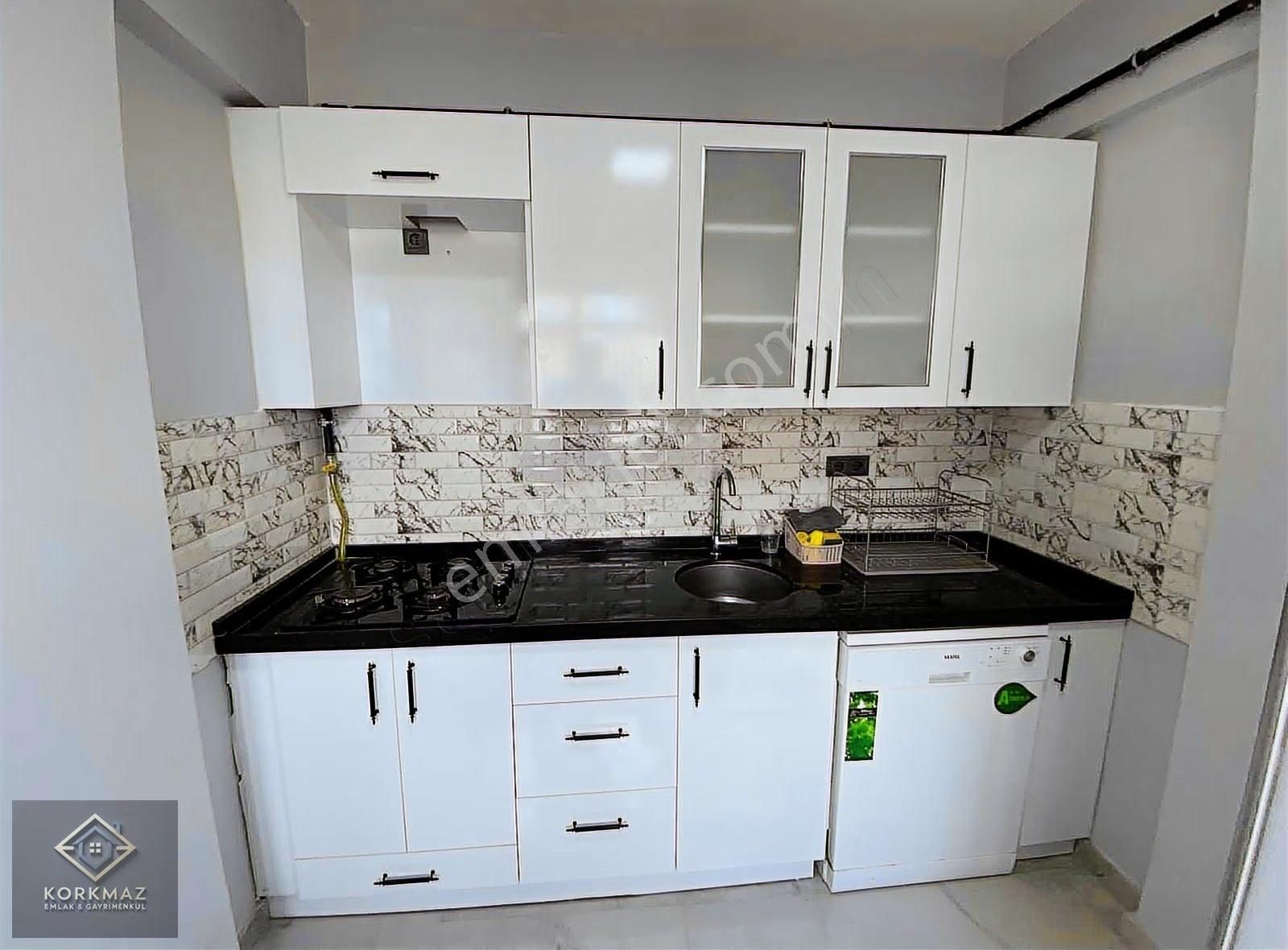 Korkmaz Emlaktan Kağıthane Yahya Kemal Mah Mükemmel 2+1 Daire - Görsel 4