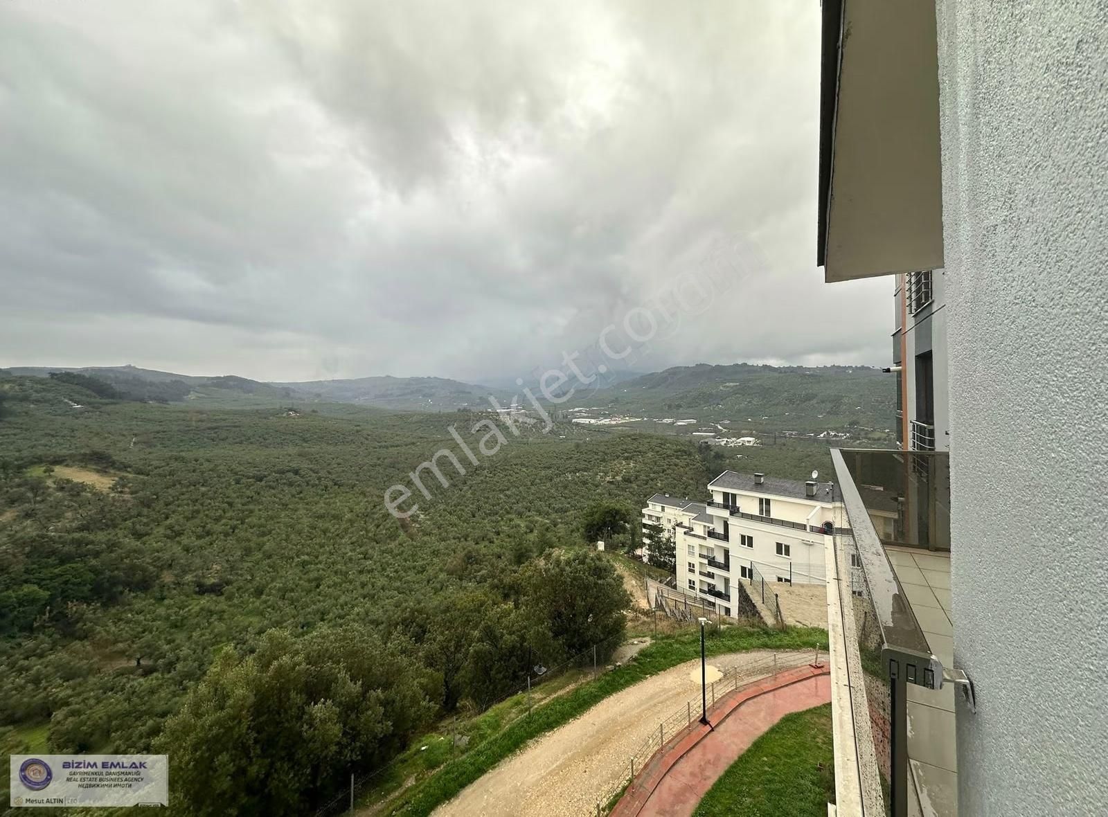 Bursa Mudanya Yeni Mah. Myrlea Sitesi Kiralık 2+1 100 M2 Daire