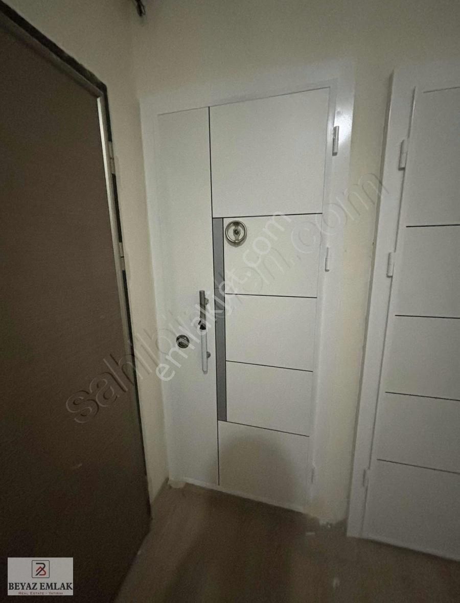 Kültür'de Üni'ye 4dk 1+0 Katta Eşyalı Elektrik Su Dahil 13000tl - Görsel 3