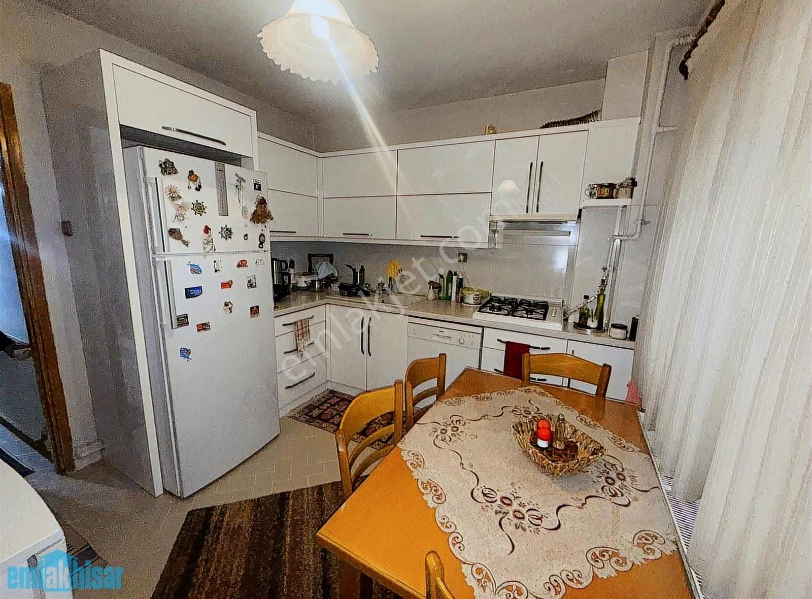 Akhisar Ragıpbey'de Doğalgazlı Satılık Bakımlı 3+1 Daire