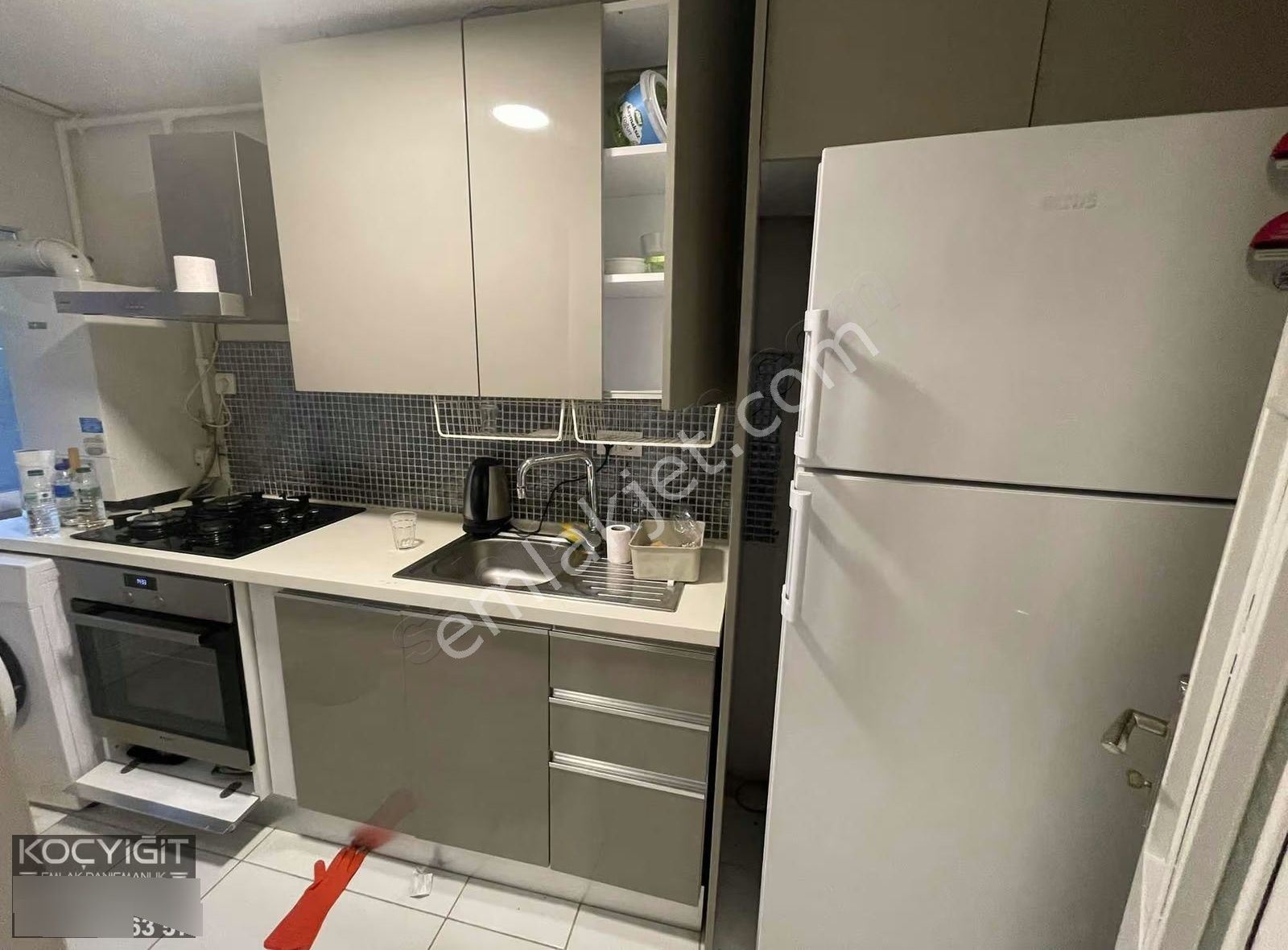 Ortaköyde Ana Caddeye Yakın Ön Bahçe Kullanım Eşyalı 2+1 Satılık - Görsel 12