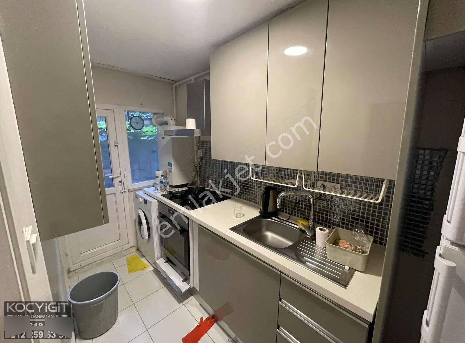 Ortaköyde Ana Caddeye Yakın Ön Bahçe Kullanım Eşyalı 2+1 Satılık - Görsel 2