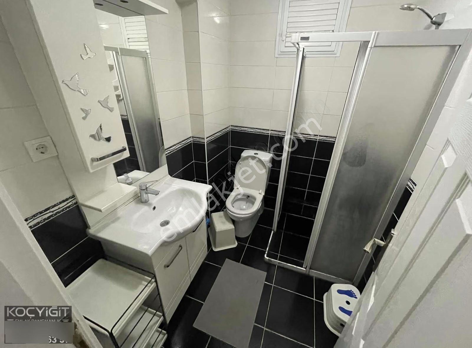 Ortaköyde Ana Caddeye Yakın Ön Bahçe Kullanım Eşyalı 2+1 Satılık - Görsel 11