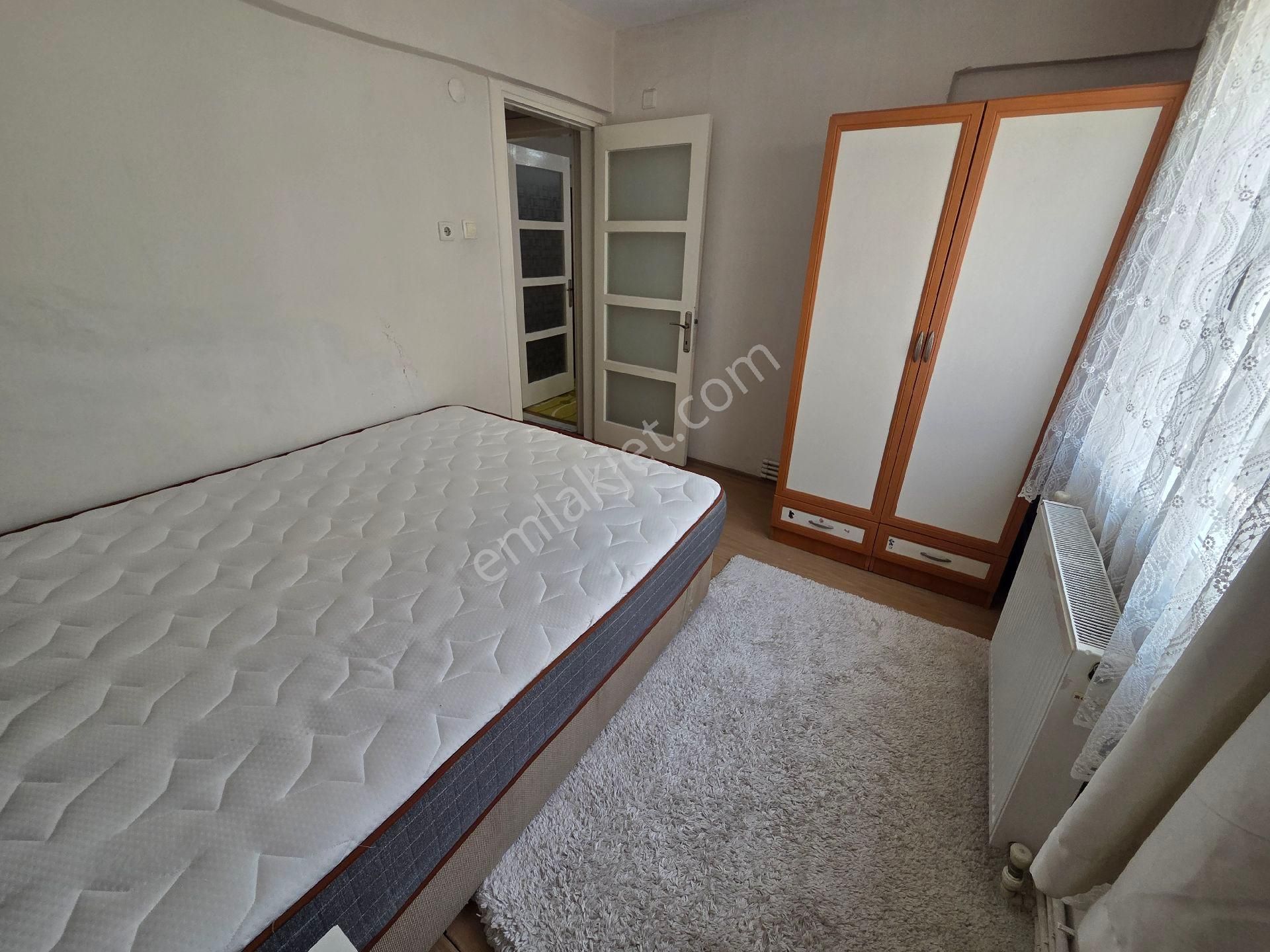 Bornova Merkezde 3+1 Eşyalı Doğalgazlı Otoparklı Daire - Görsel 5