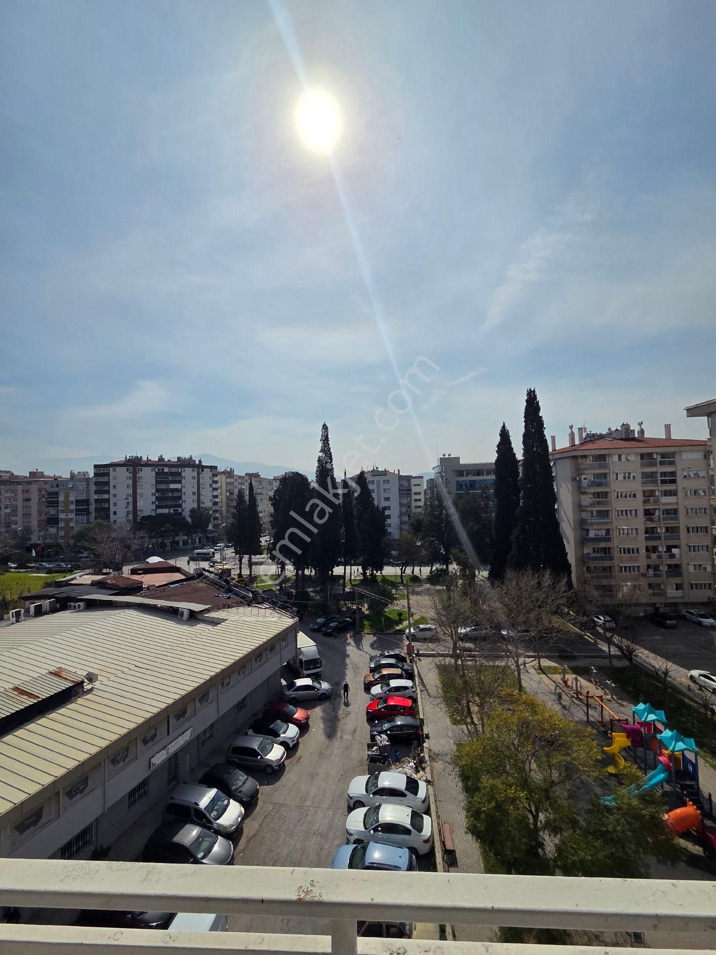 Bornova Merkezde 3+1 Eşyalı Doğalgazlı Otoparklı Daire - Görsel 34