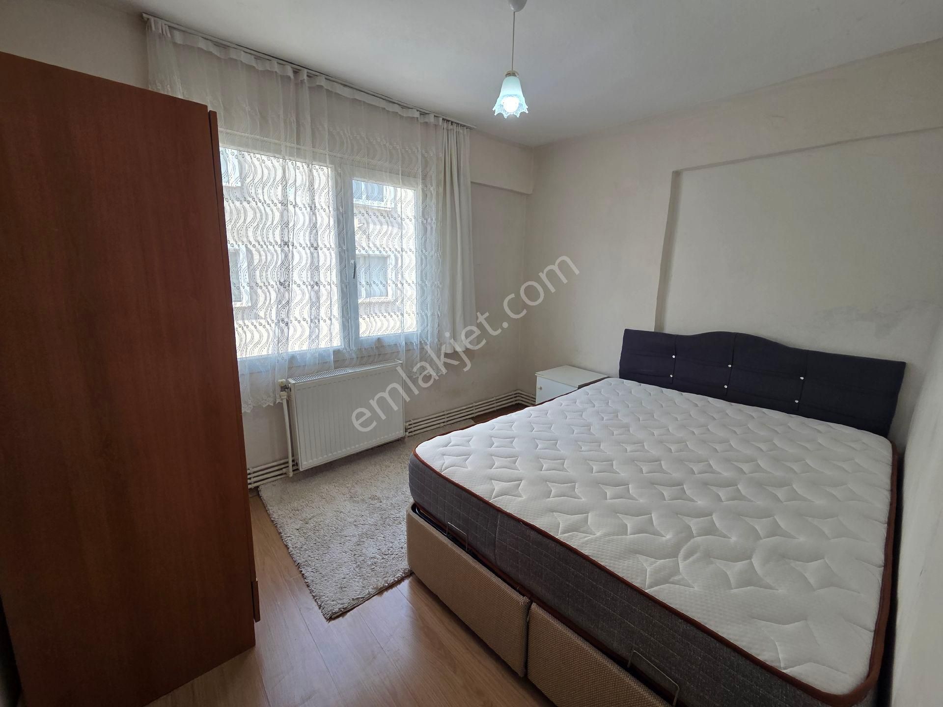 Bornova Merkezde 3+1 Eşyalı Doğalgazlı Otoparklı Daire - Görsel 4