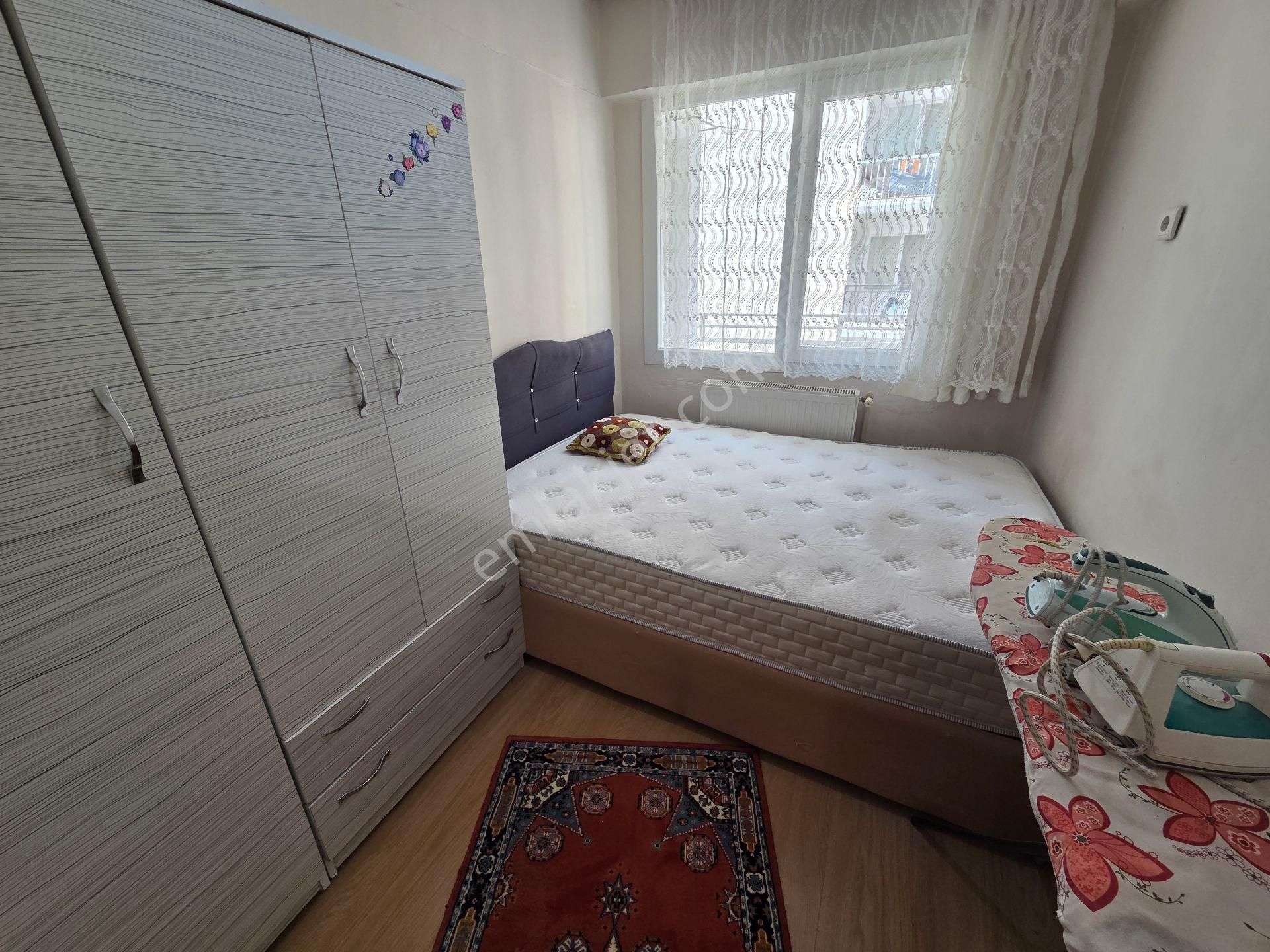 Bornova Merkezde 3+1 Eşyalı Doğalgazlı Otoparklı Daire - Görsel 23