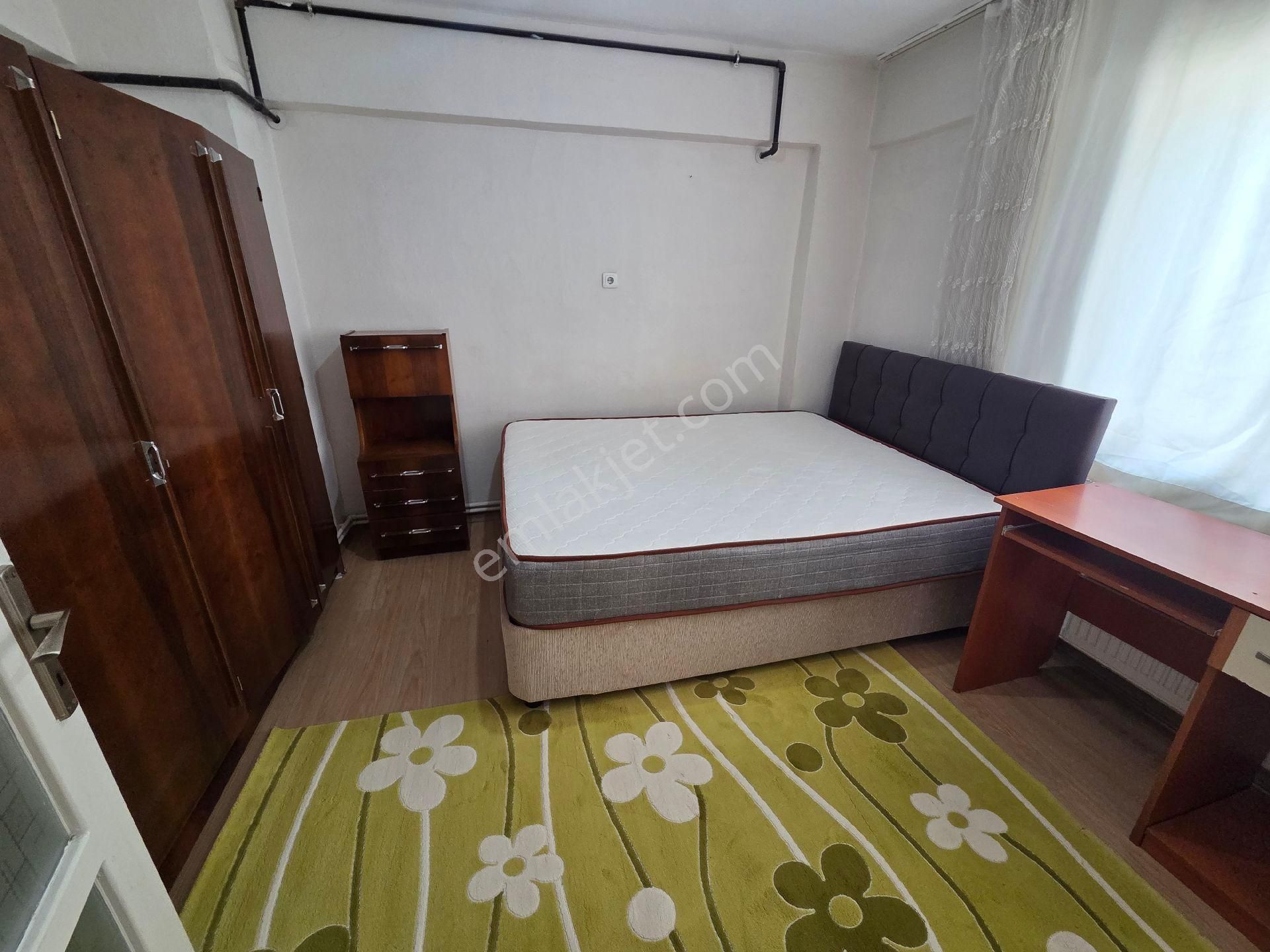 Bornova Merkezde 3+1 Eşyalı Doğalgazlı Otoparklı Daire - Görsel 7