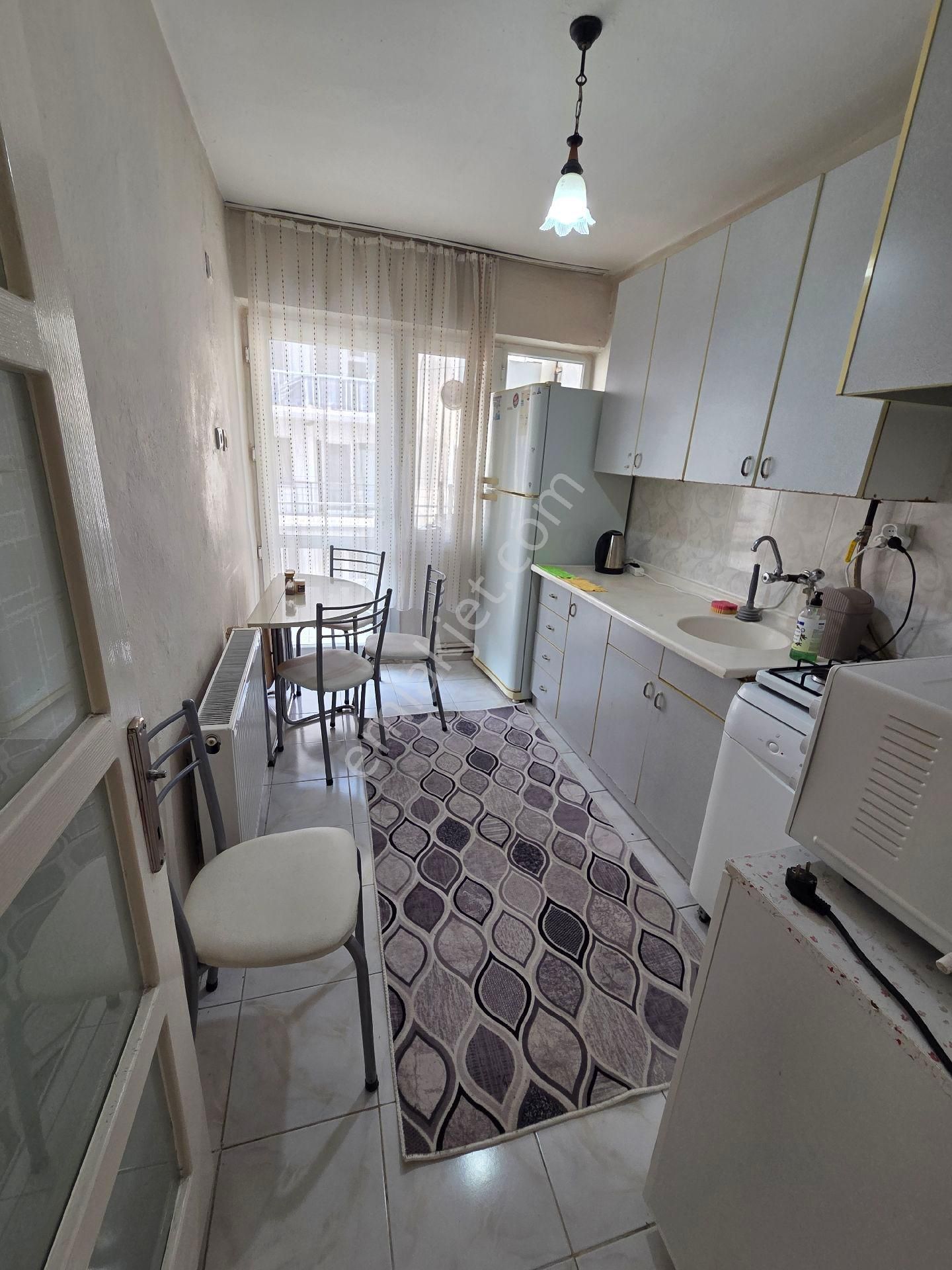 Bornova Merkezde 3+1 Eşyalı Doğalgazlı Otoparklı Daire - Görsel 16