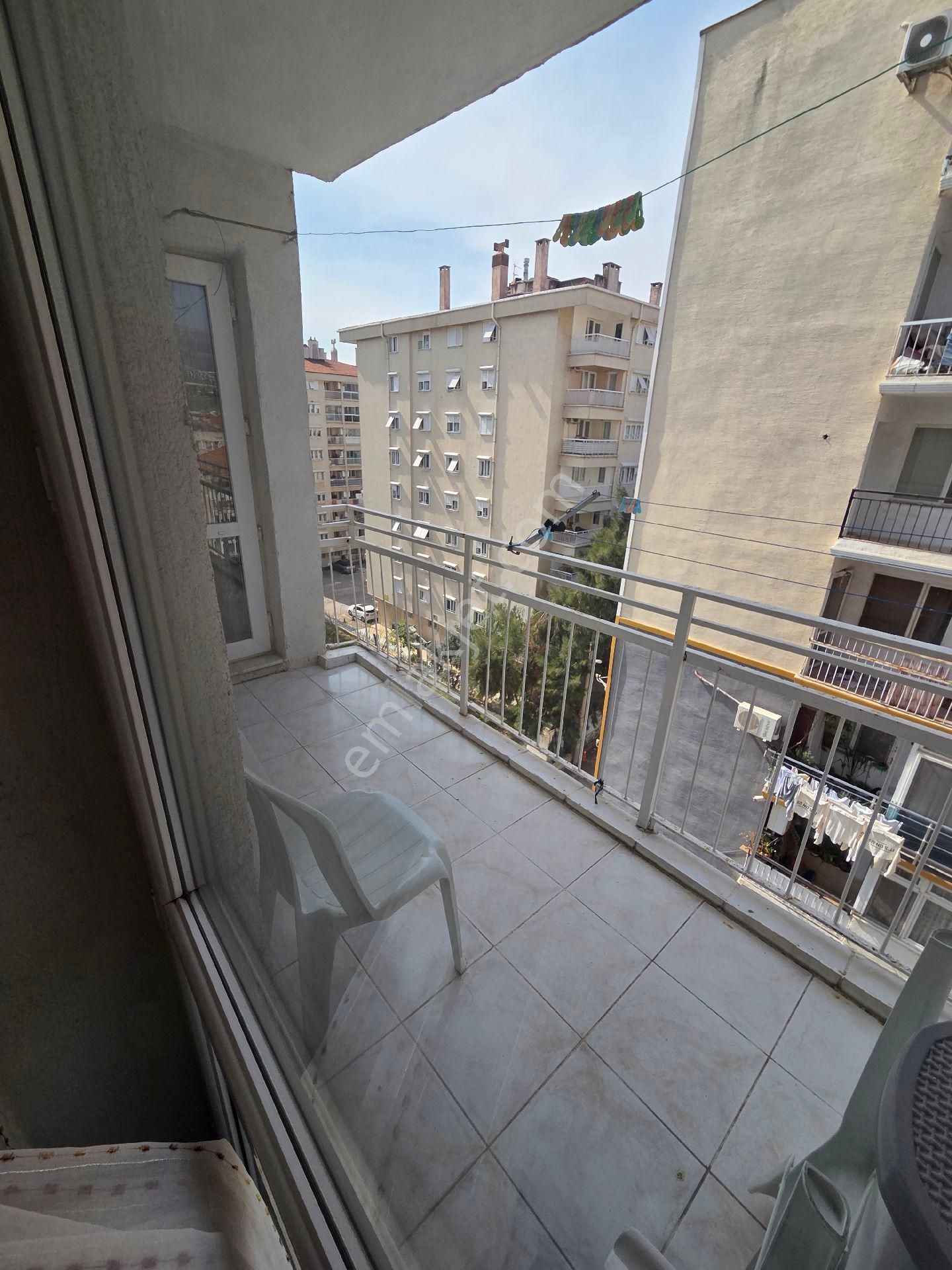 Bornova Merkezde 3+1 Eşyalı Doğalgazlı Otoparklı Daire - Görsel 20