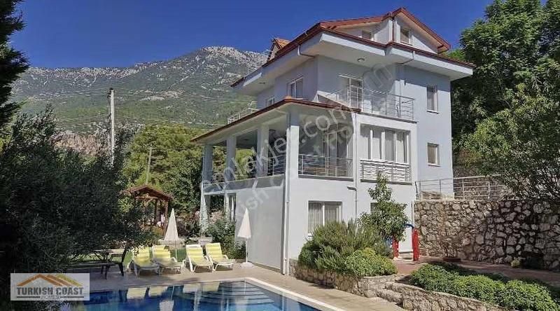 Ovacık Üst Yolda Çok Keyifli Villa!