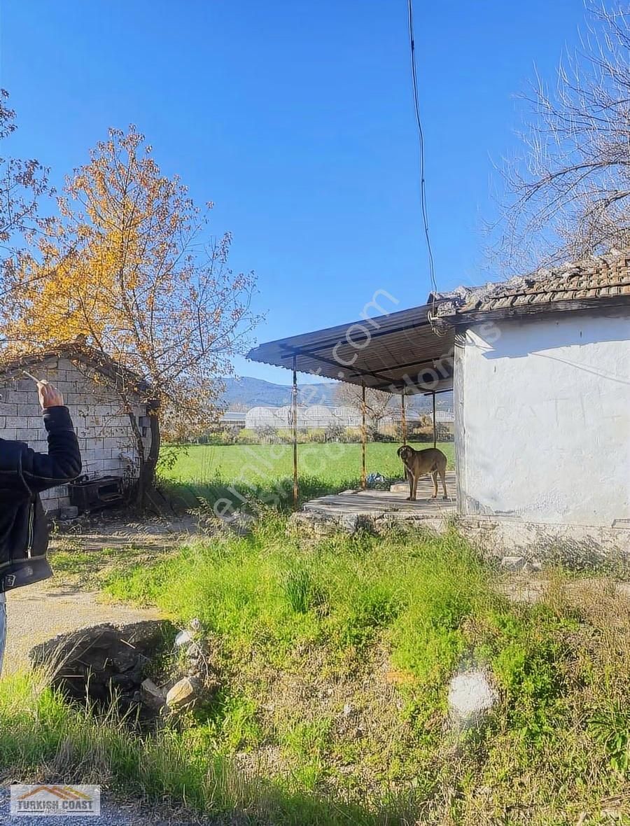 İçinde Kayıtlı Kargır Ev Bulunan Yola Sıfır Tarla