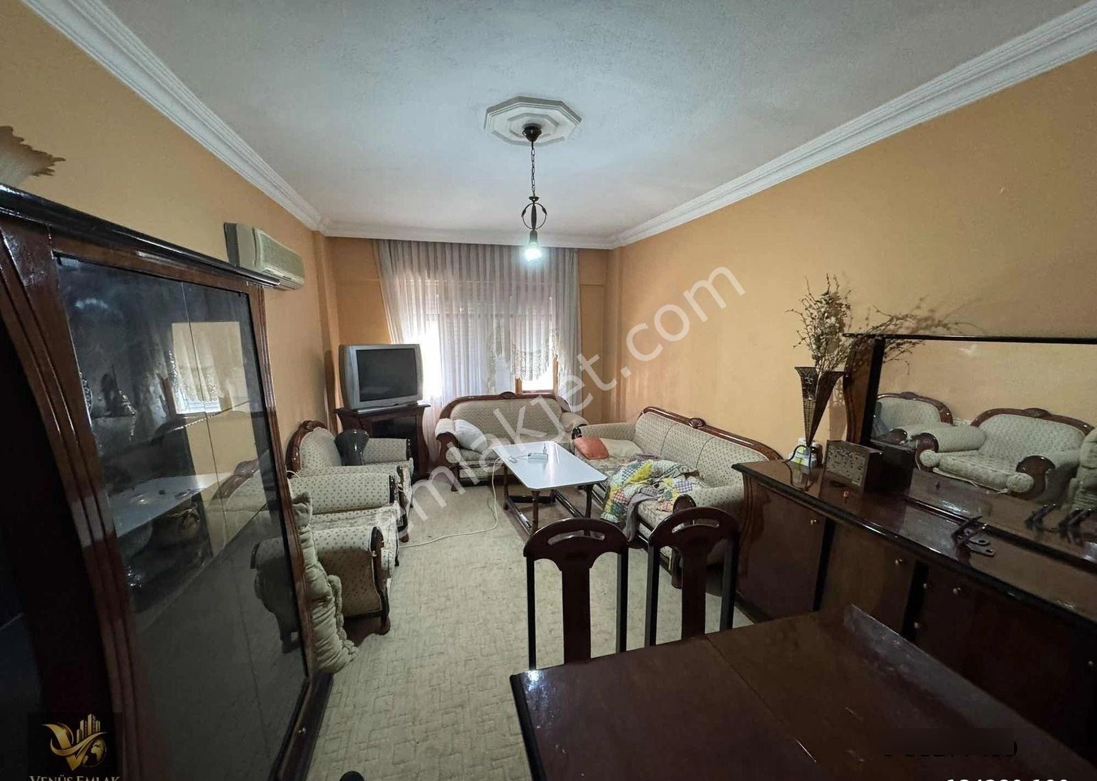 Zümrütkaya Emlak Demreden Çarşı Merkezde 2+1 Satılık Daire