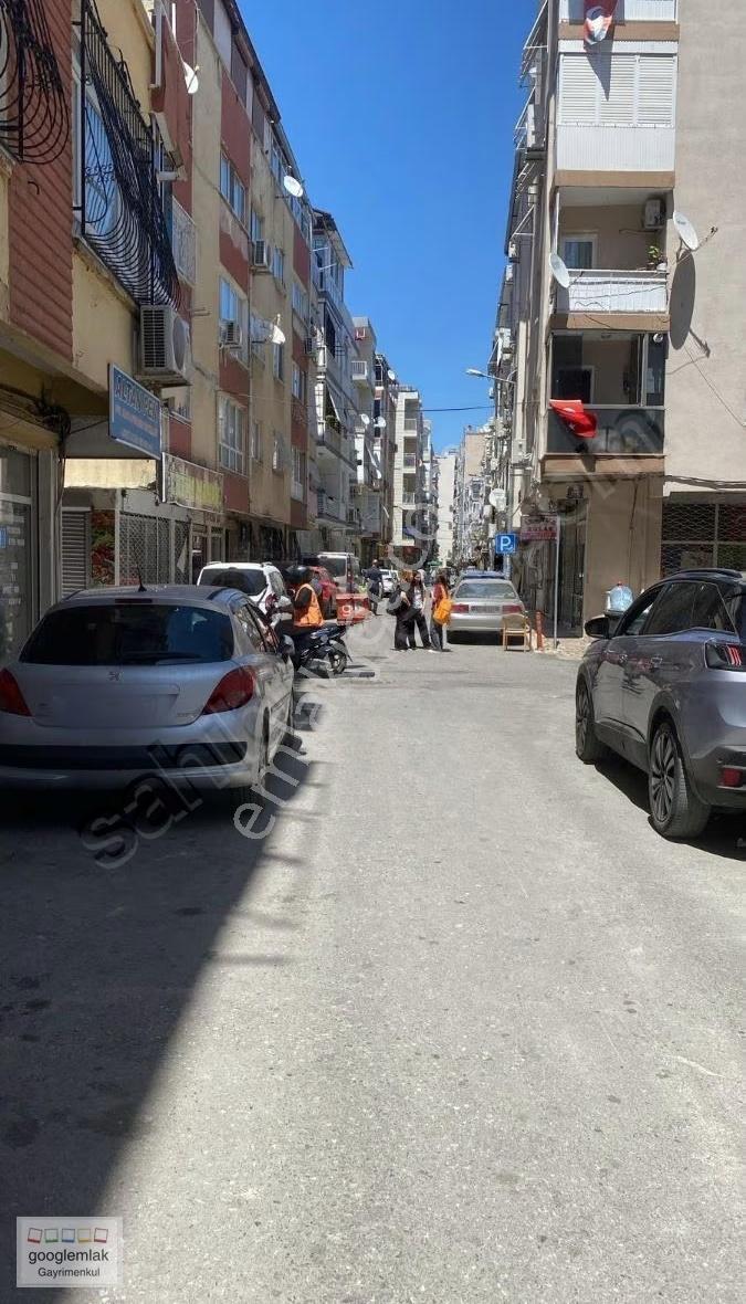 Güzelyalı İşlek Konumda Satılık Dükkan