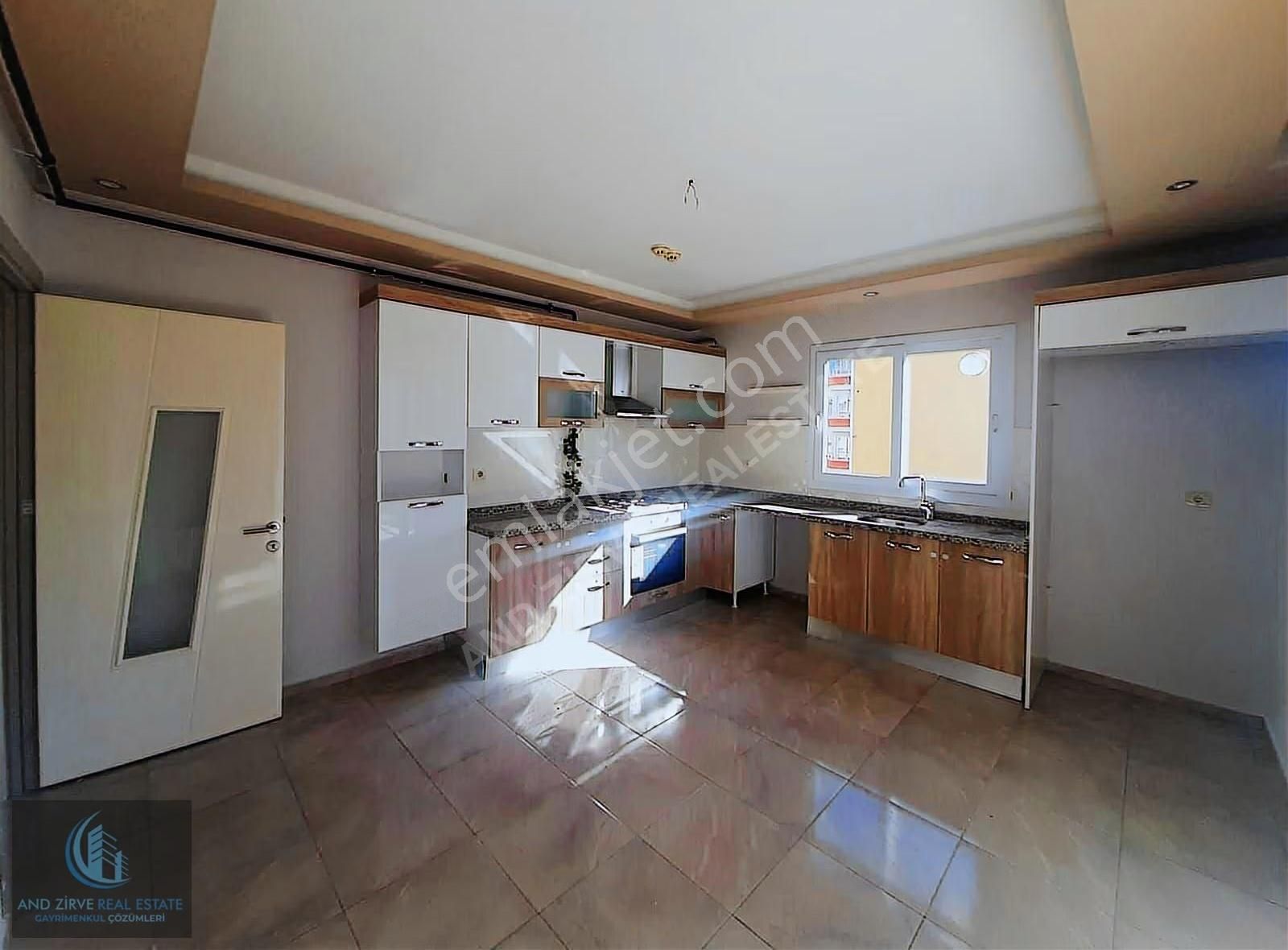 Gmk Blv.na Yakın Kombili Bağımsız Mutfak Geniş 3+1