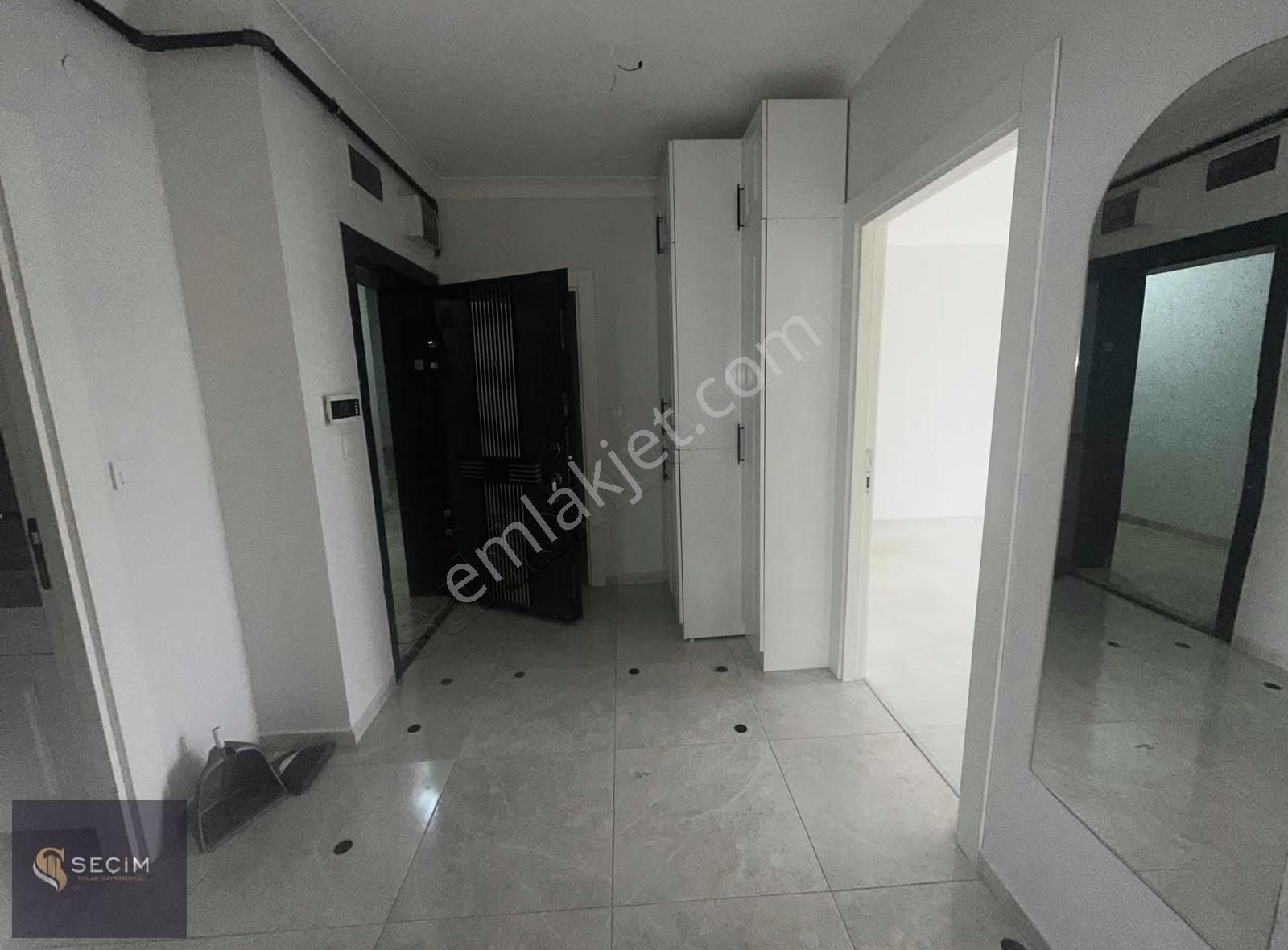 Seçim Emlak'tan Protokol Yolu'nda Ara Kat Daire - Görsel 24