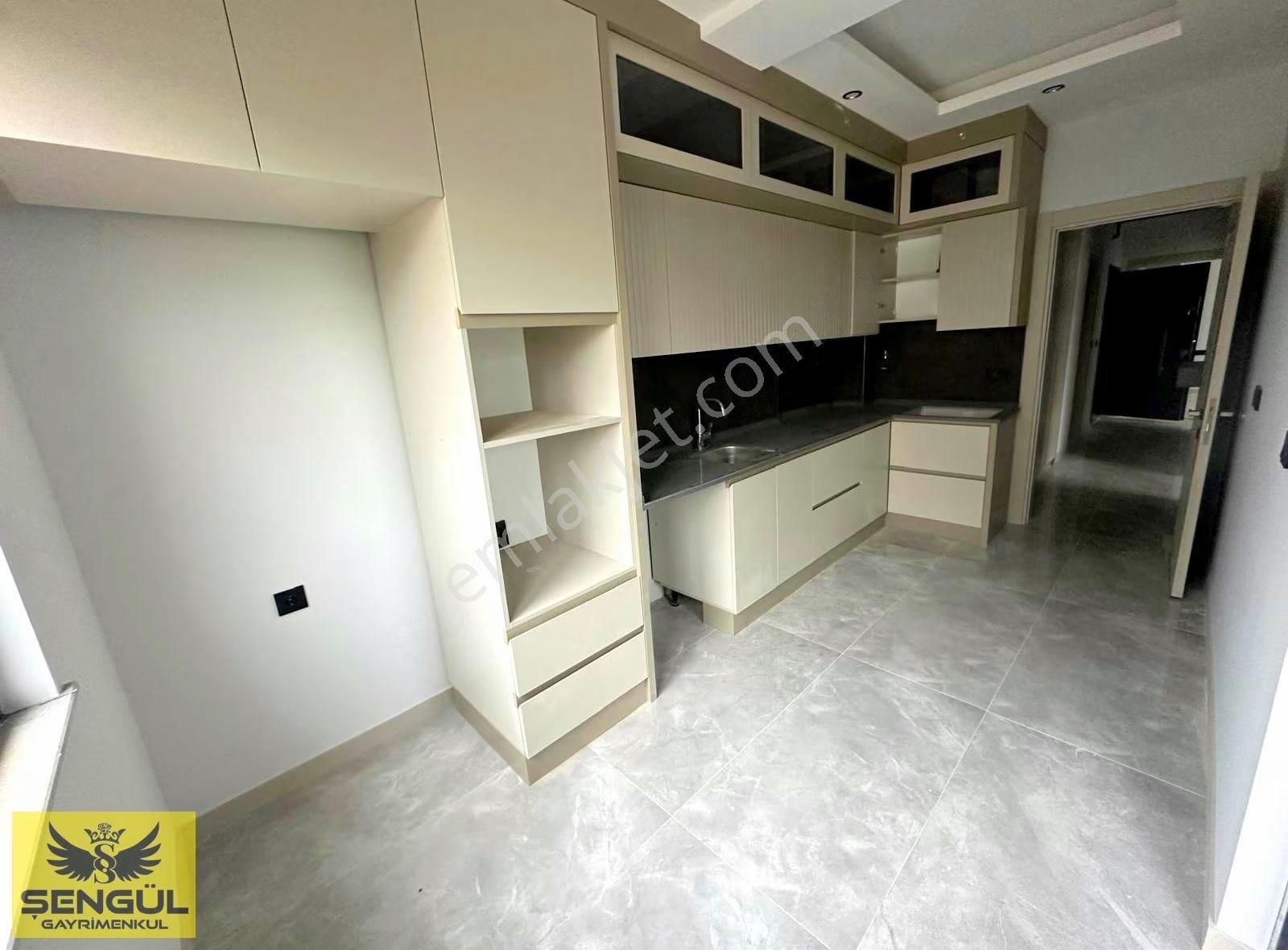 Şengül Gayrimenkul'den Tank Meydanında Satılık 2+1 Lüks Daire - Görsel 3