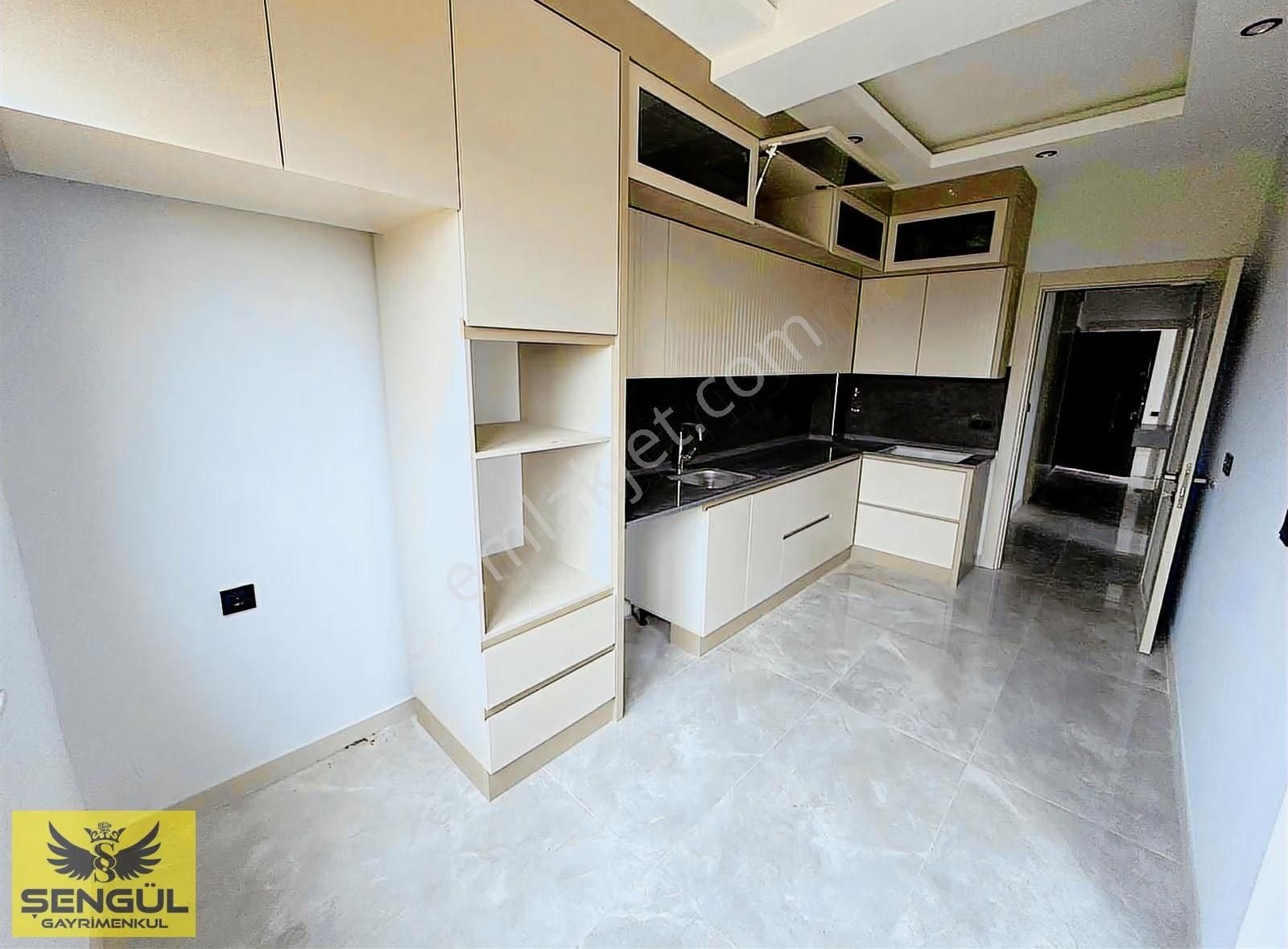 Şengül Gayrimenkul'den Tank Meydanında Satılık 2+1 Lüks Daire - Görsel 13