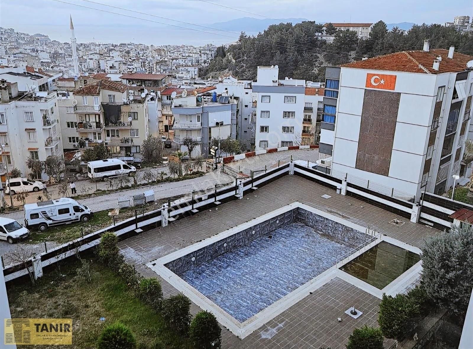 Kuşadası İki Çeşmelık Mevkiinde Lüks Deniz Manzaralı 2+1 Daire - Görsel 5