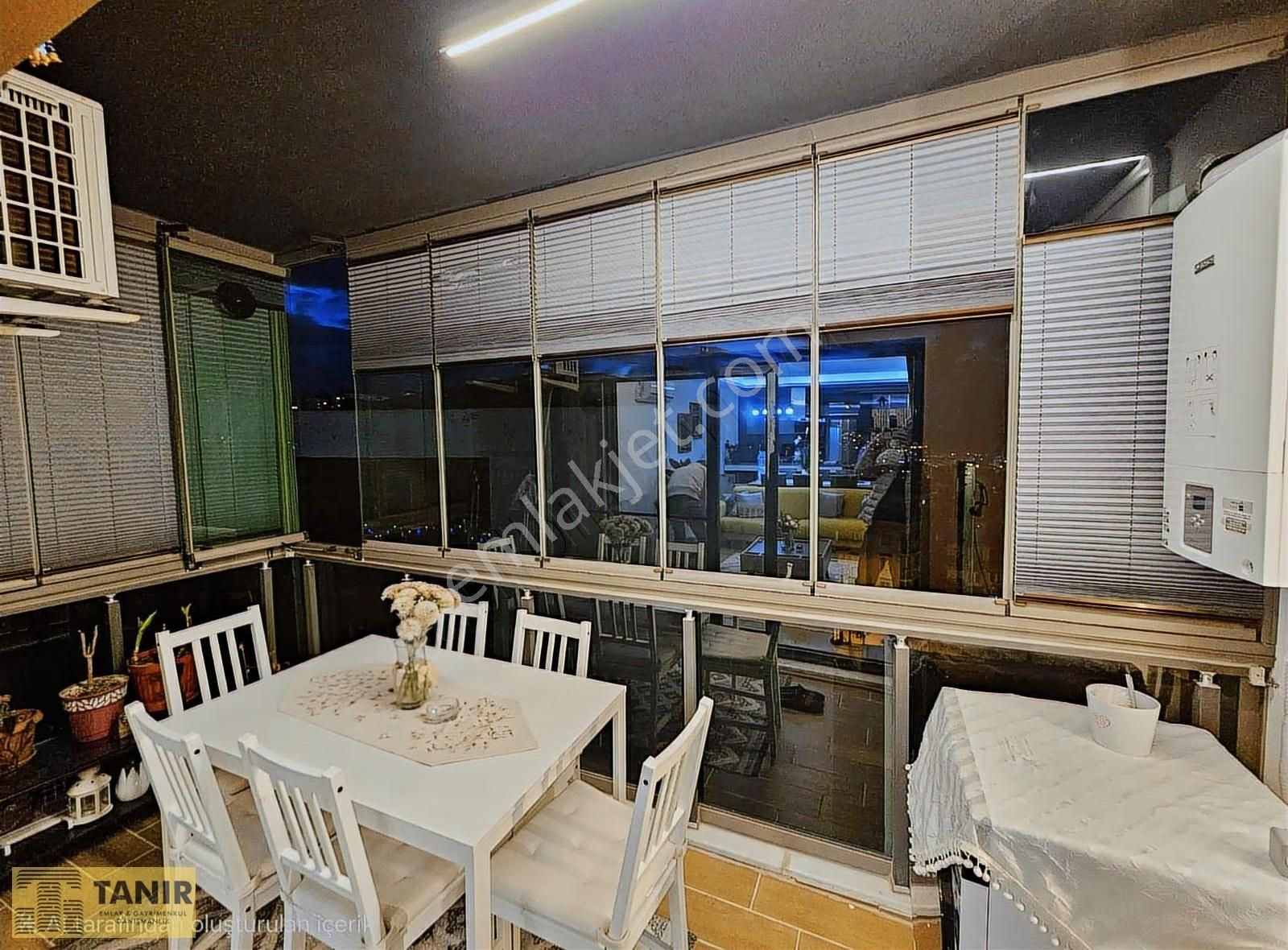 Kuşadası İki Çeşmelık Mevkiinde Lüks Deniz Manzaralı 2+1 Daire - Görsel 3