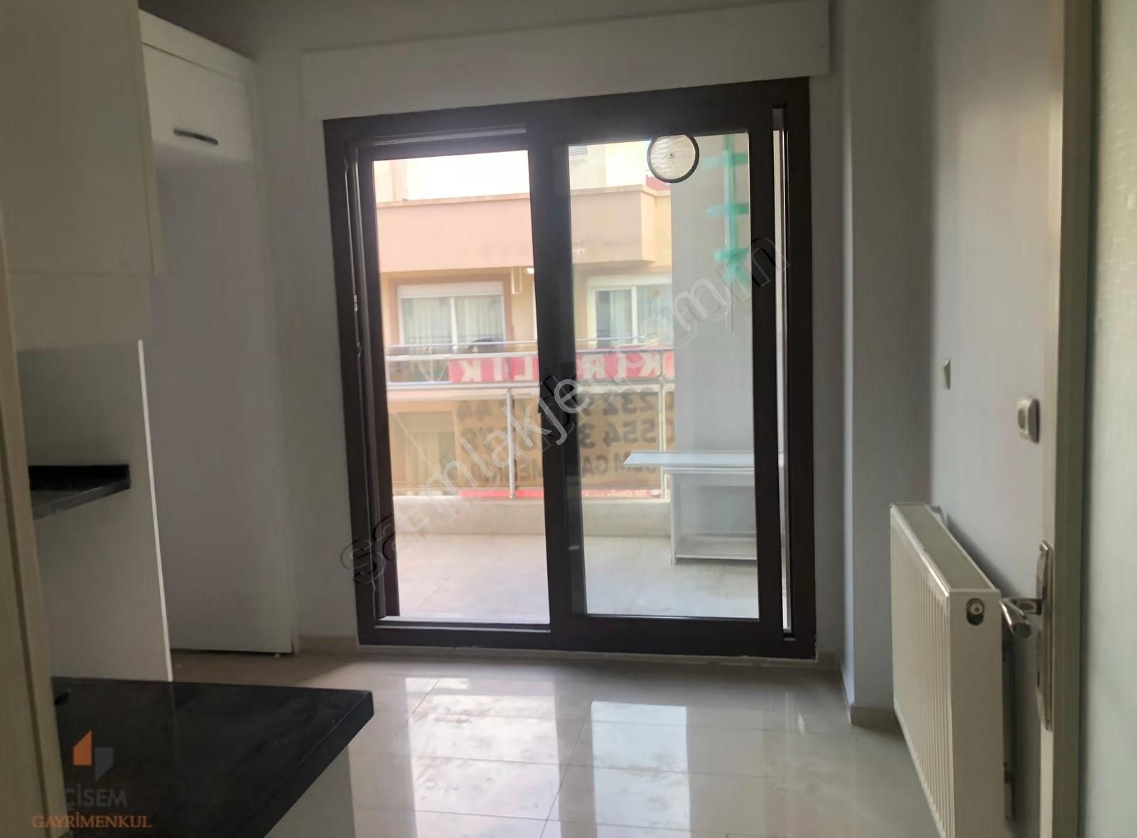 Karşıyaka Yalı Mahallesinde Kiralık 3+1 Lüx Daire - Görsel 24