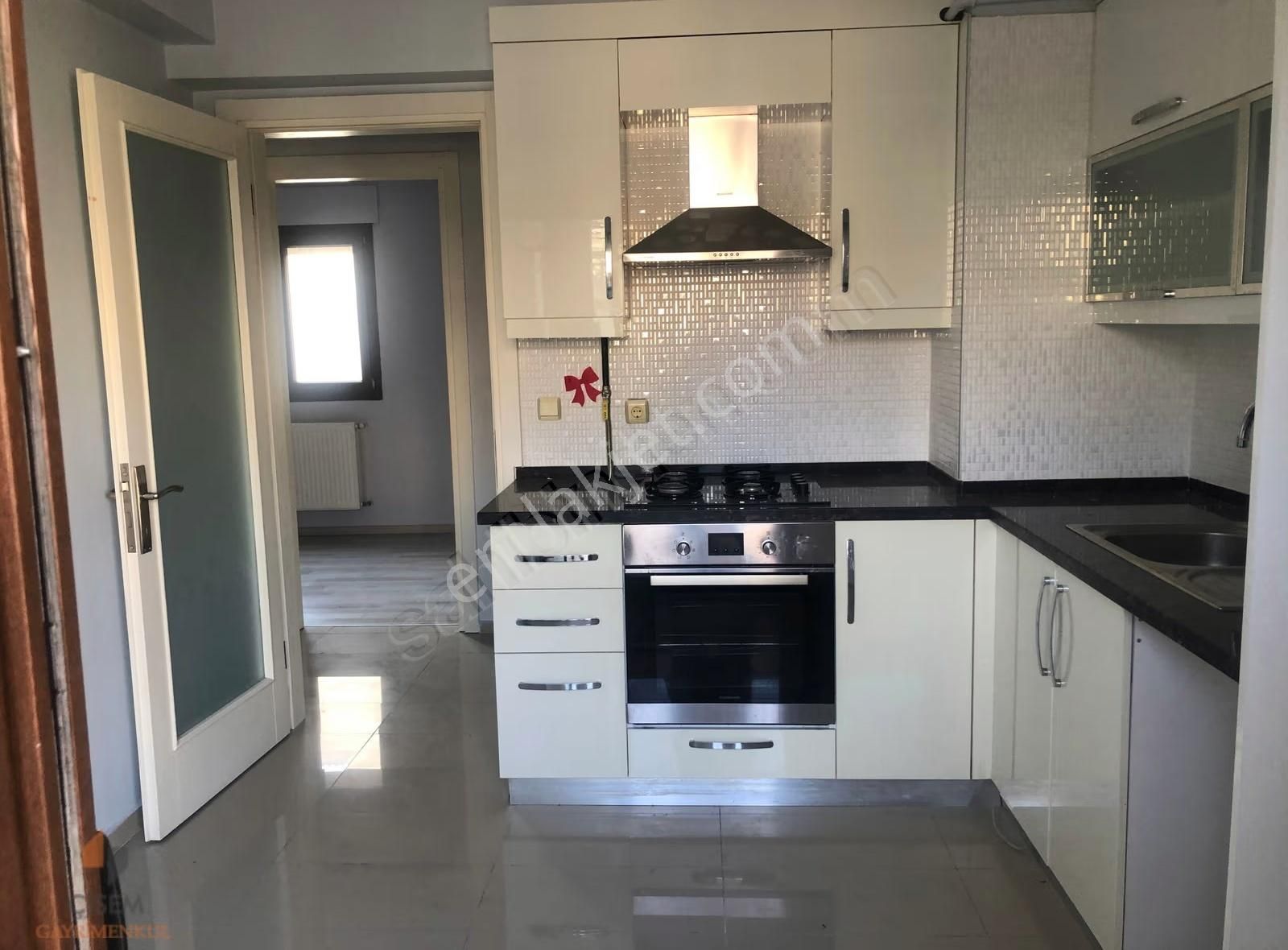 Karşıyaka Yalı Mahallesinde Kiralık 3+1 Lüx Daire - Görsel 12
