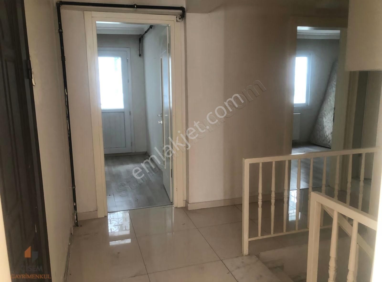 Karşıyaka Yalı Mahallesinde Kiralık 3+1 Bahçeli Dublex Daire - Görsel 2