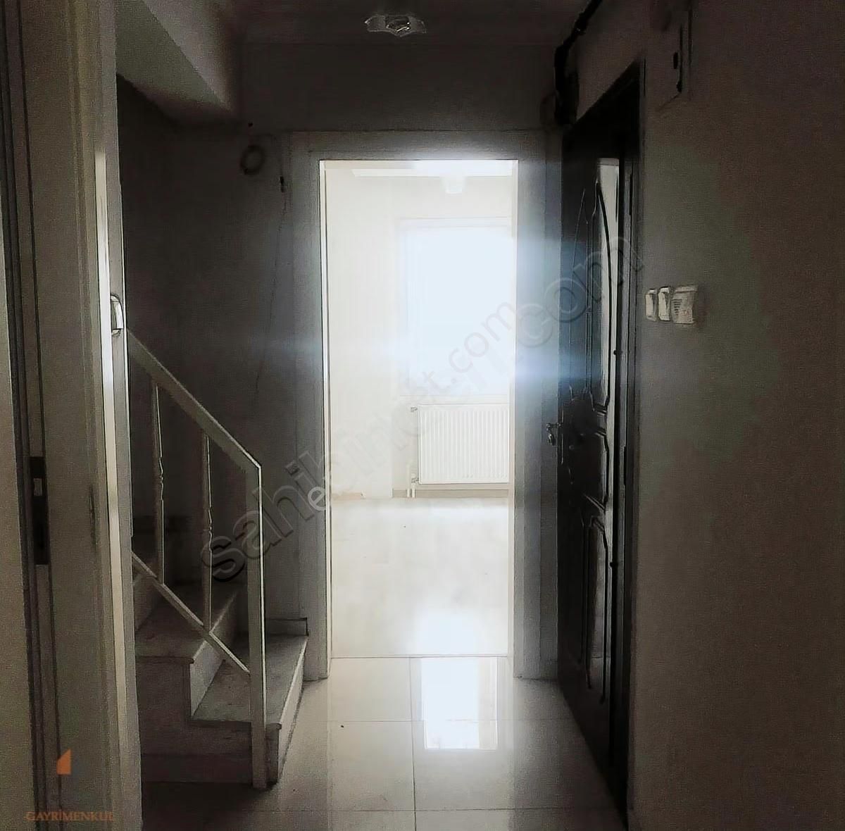 Karşıyaka Yalı Mahallesinde Kiralık 3+1 Bahçeli Dublex Daire - Görsel 16