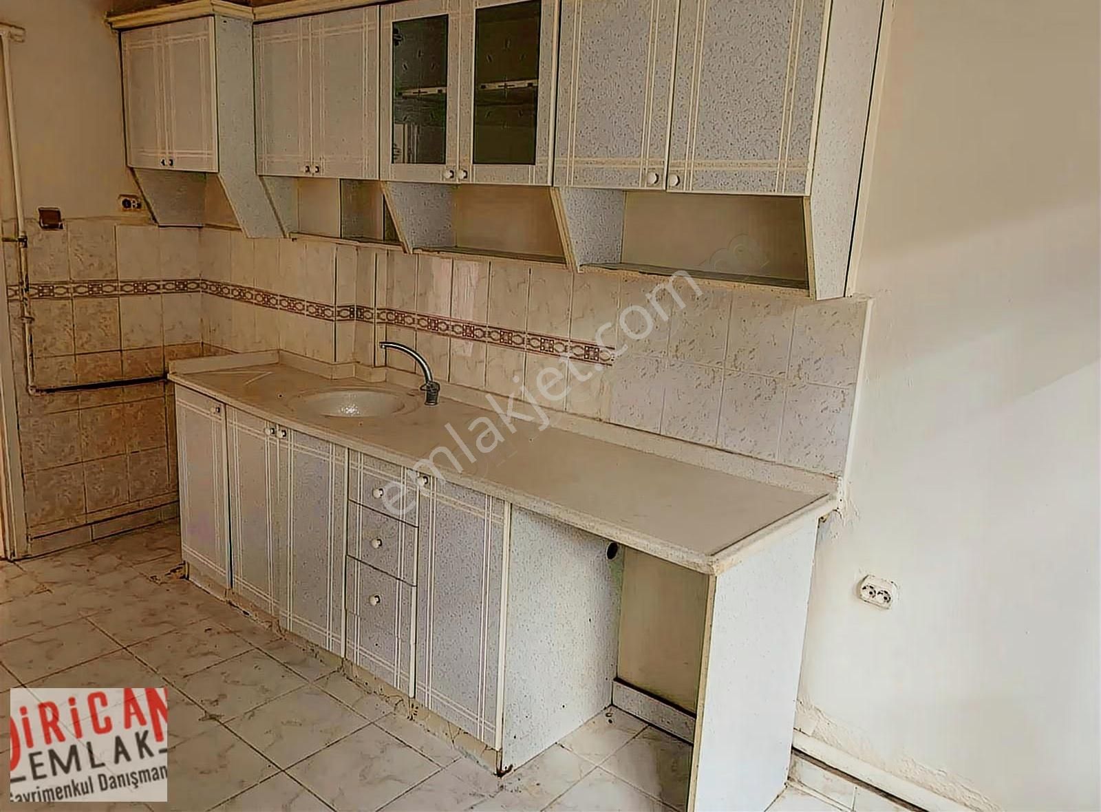 Konya Nalçacı Cad. Son Kat 2+1 Kiralık Daire (kefil Şartı Var) - Görsel 4