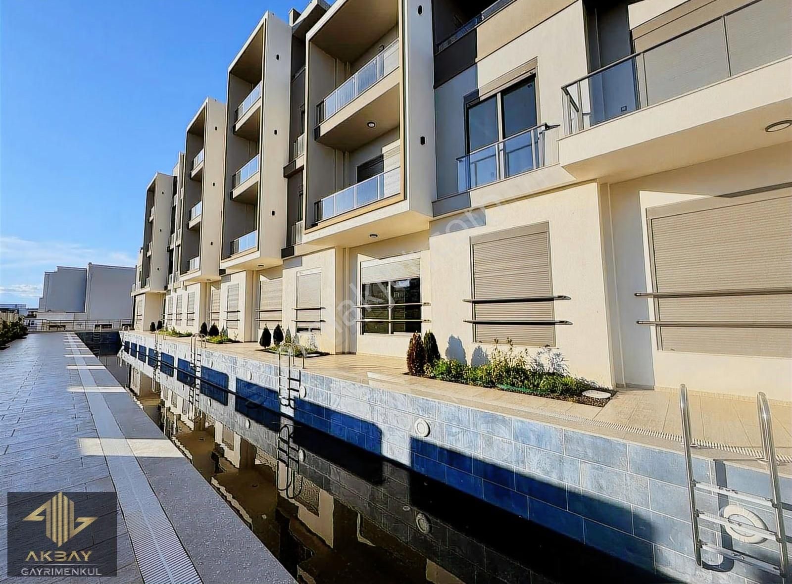 Altıntaş'ta Lüks Havuzlu Site İçi Geniş Kullanışlı Swim Up 1+1 - Görsel 21