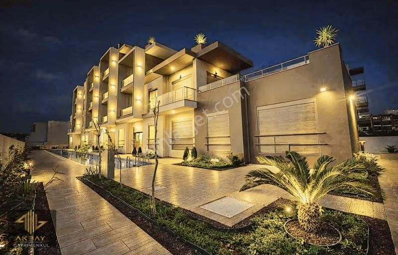 Altıntaş'ta Lüks Havuzlu Site İçi Geniş Kullanışlı Swim Up 1+1