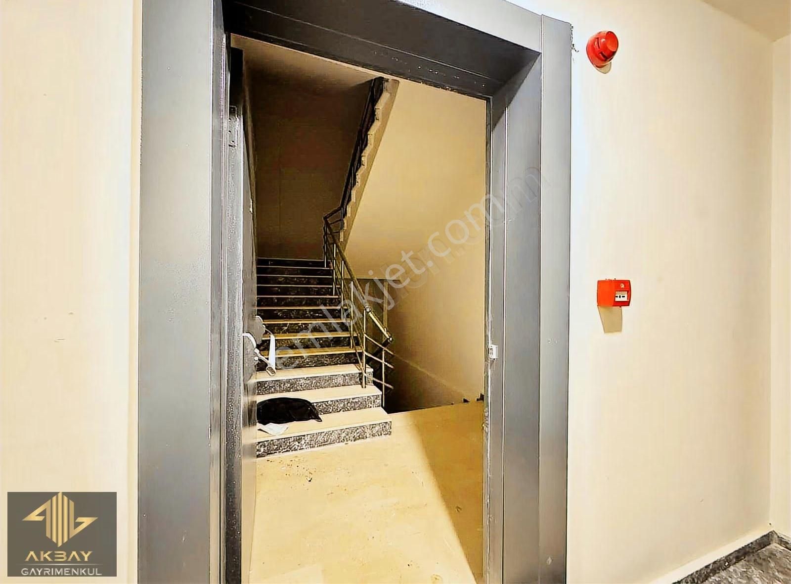 İskan Doğalgaz Güvenlik Ebeveyn Banyo Havuzlu Site Geniş Arakat - Görsel 24