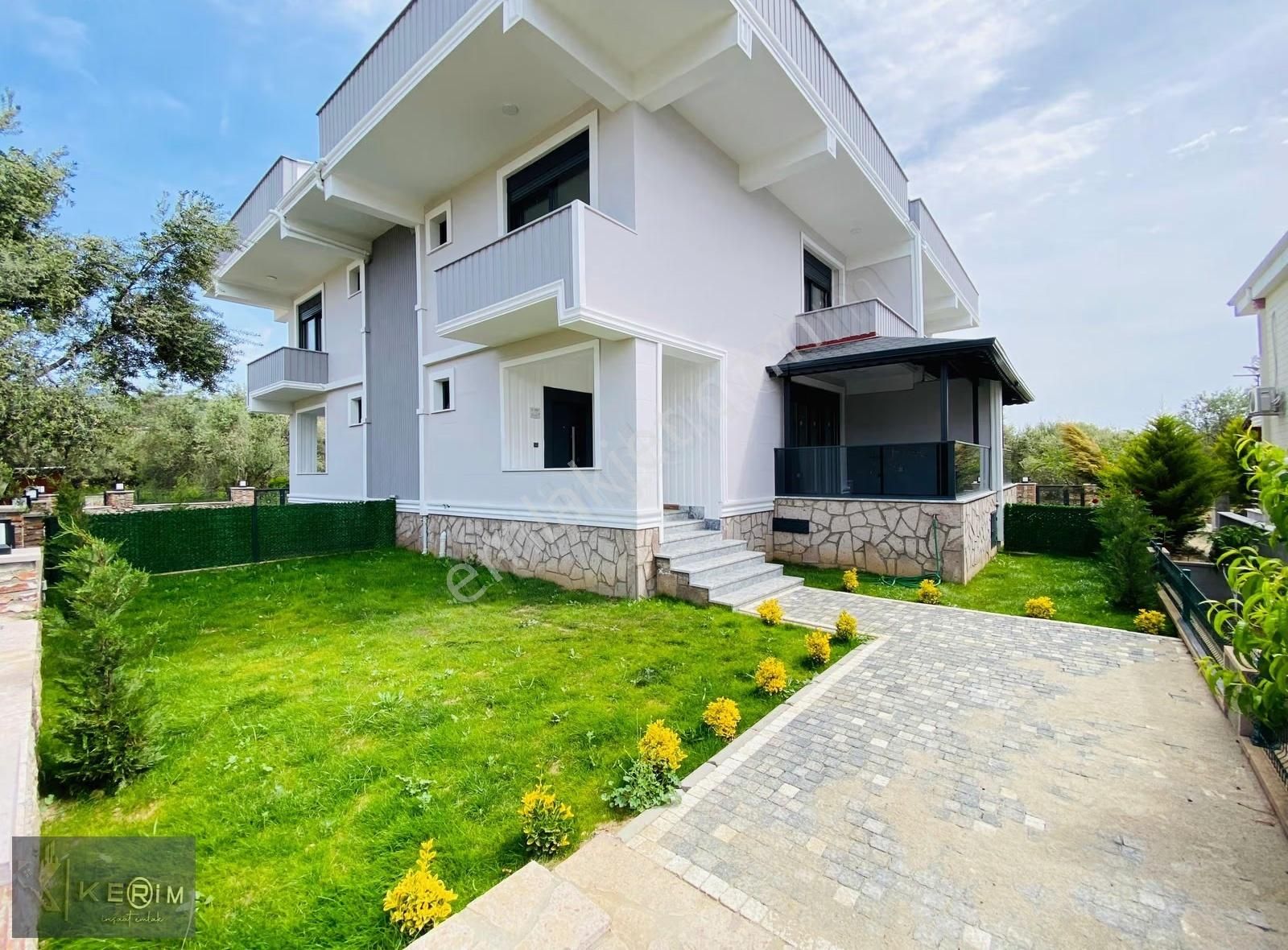 Kerim'den Altınoluk Satılık Denize Sadece 300m 3+1 Bahçeli Villa - Görsel 11