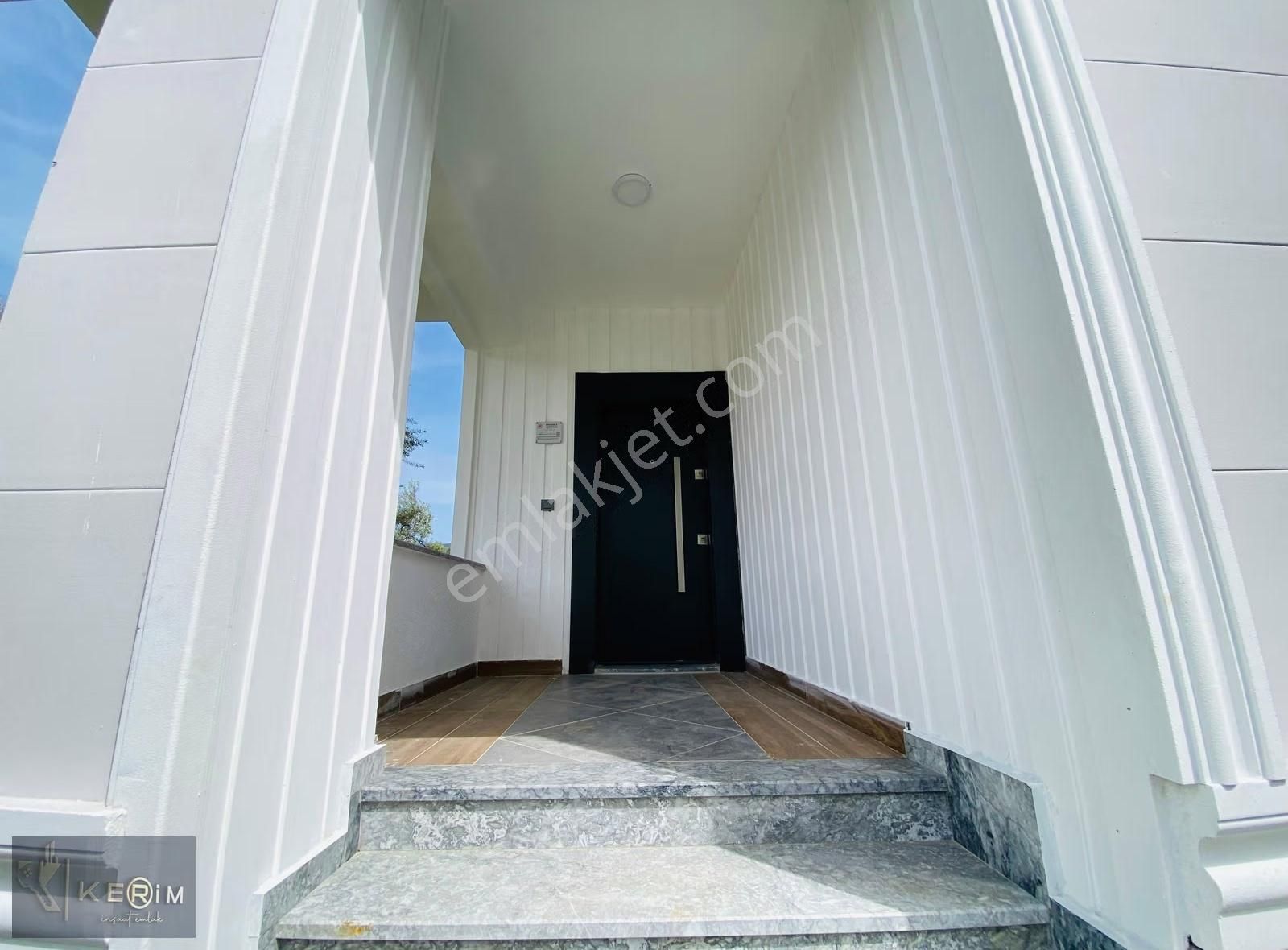 Kerim'den Altınoluk Satılık Denize Sadece 300m 3+1 Bahçeli Villa - Görsel 14