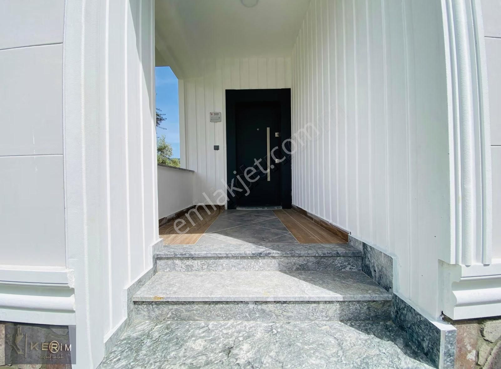 Kerim'den Altınoluk Satılık Denize Sadece 300m 3+1 Bahçeli Villa - Görsel 7