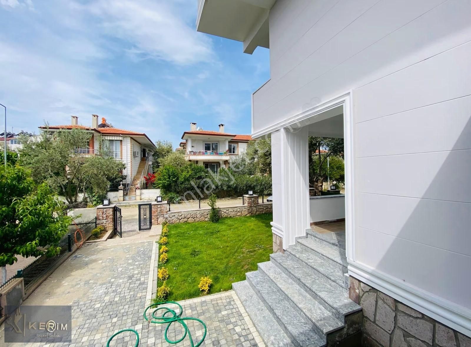 Kerim'den Altınoluk Satılık Denize Sadece 300m 3+1 Bahçeli Villa - Görsel 24