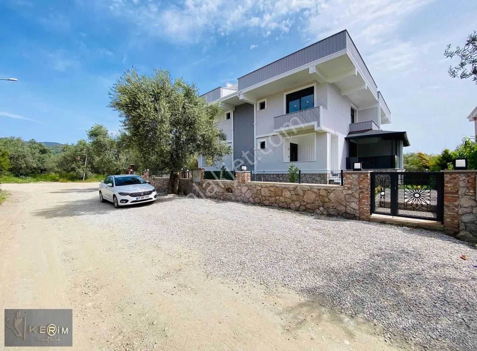 Kerim'den Altınoluk Satılık Denize Sadece 300m 3+1 Bahçeli Villa - Görsel 10