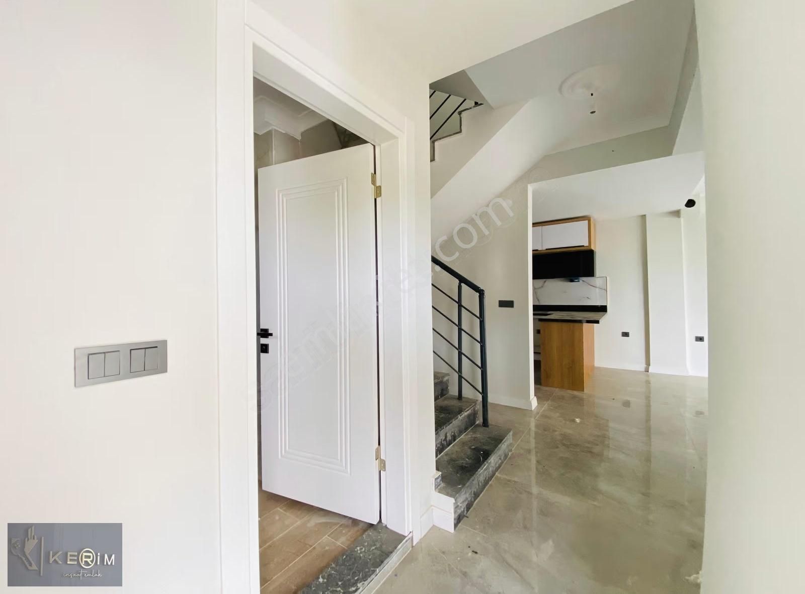 Kerim'den Altınoluk Satılık Denize Sadece 300m 3+1 Bahçeli Villa - Görsel 31