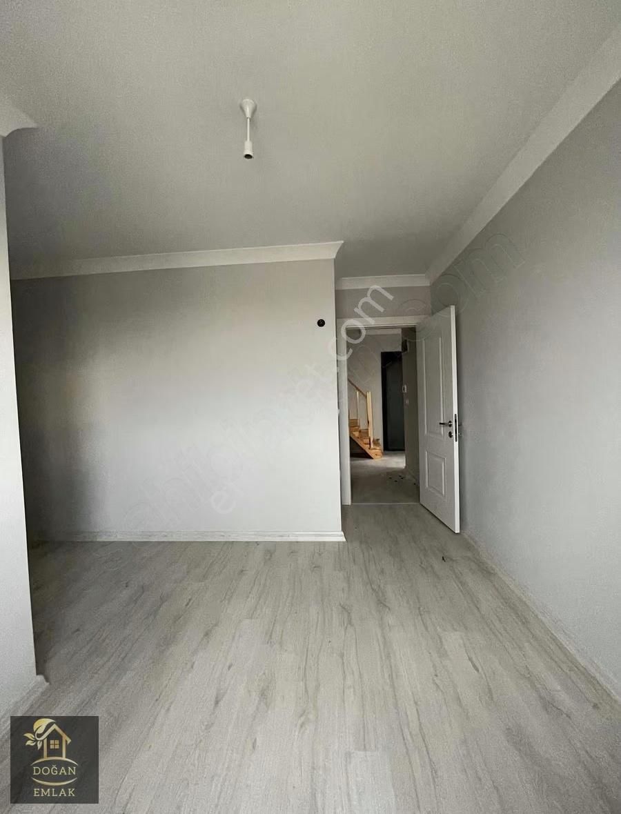 Sultanbeyli Akşemsettin Petrol Yolu Cad Köşe 4+1 Çatı Dubleks - Görsel 16