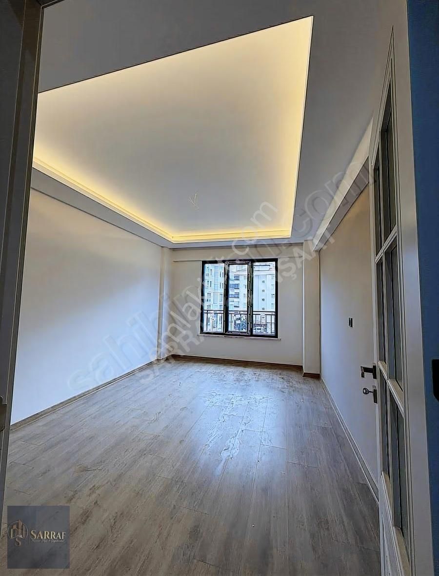 Sarraftan Cumhuriyette Ulaşıma Yakın Site İçerisinde 2+1 Daire - Görsel 16