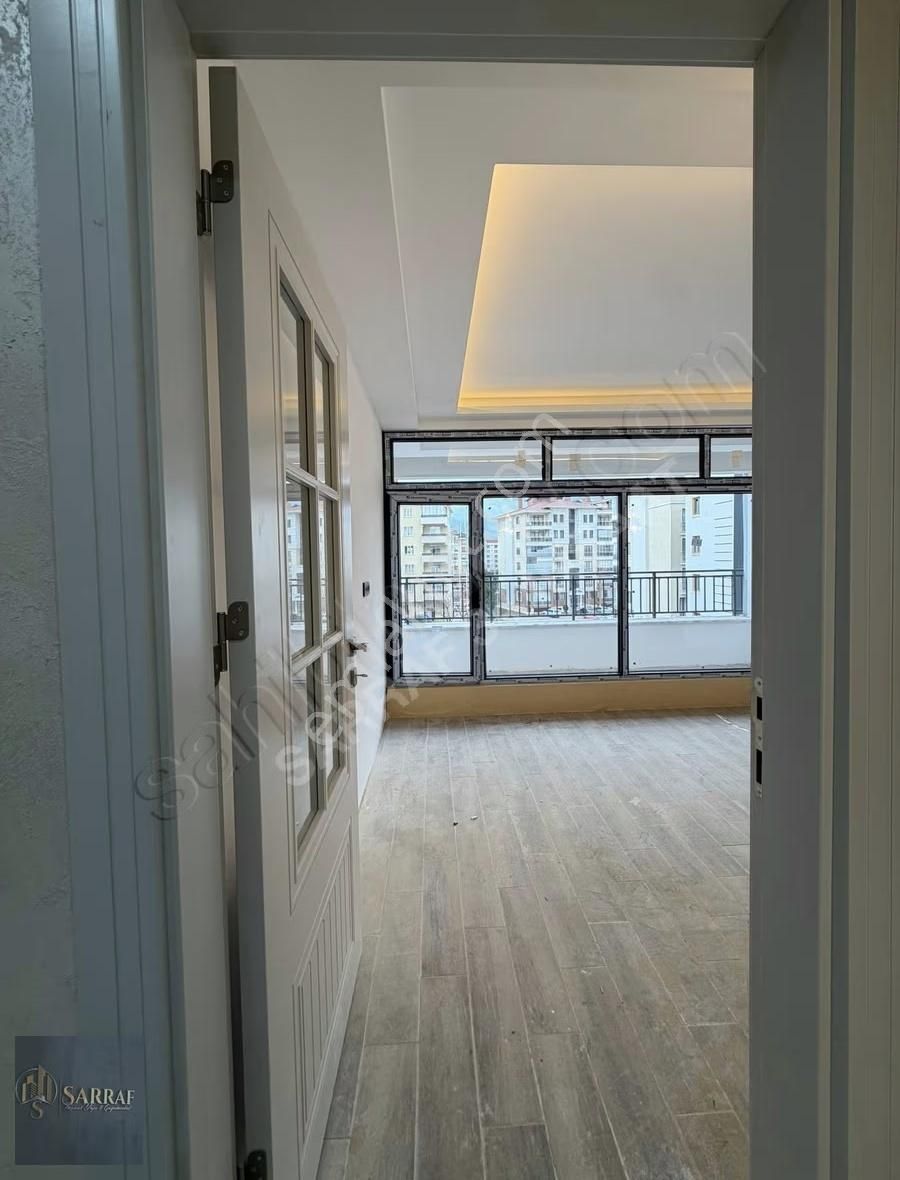 Sarraftan Cumhuriyette Ulaşıma Yakın Site İçerisinde 2+1 Daire - Görsel 19