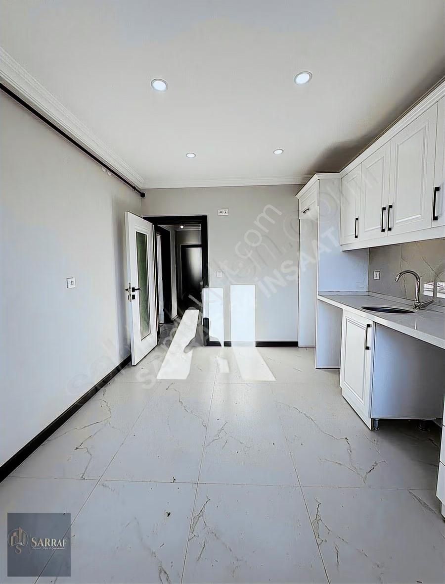 Sarraf Yapıdan Metrobüse Yakın Cadde Üzerinde 2+1 Daire!!! - Görsel 15