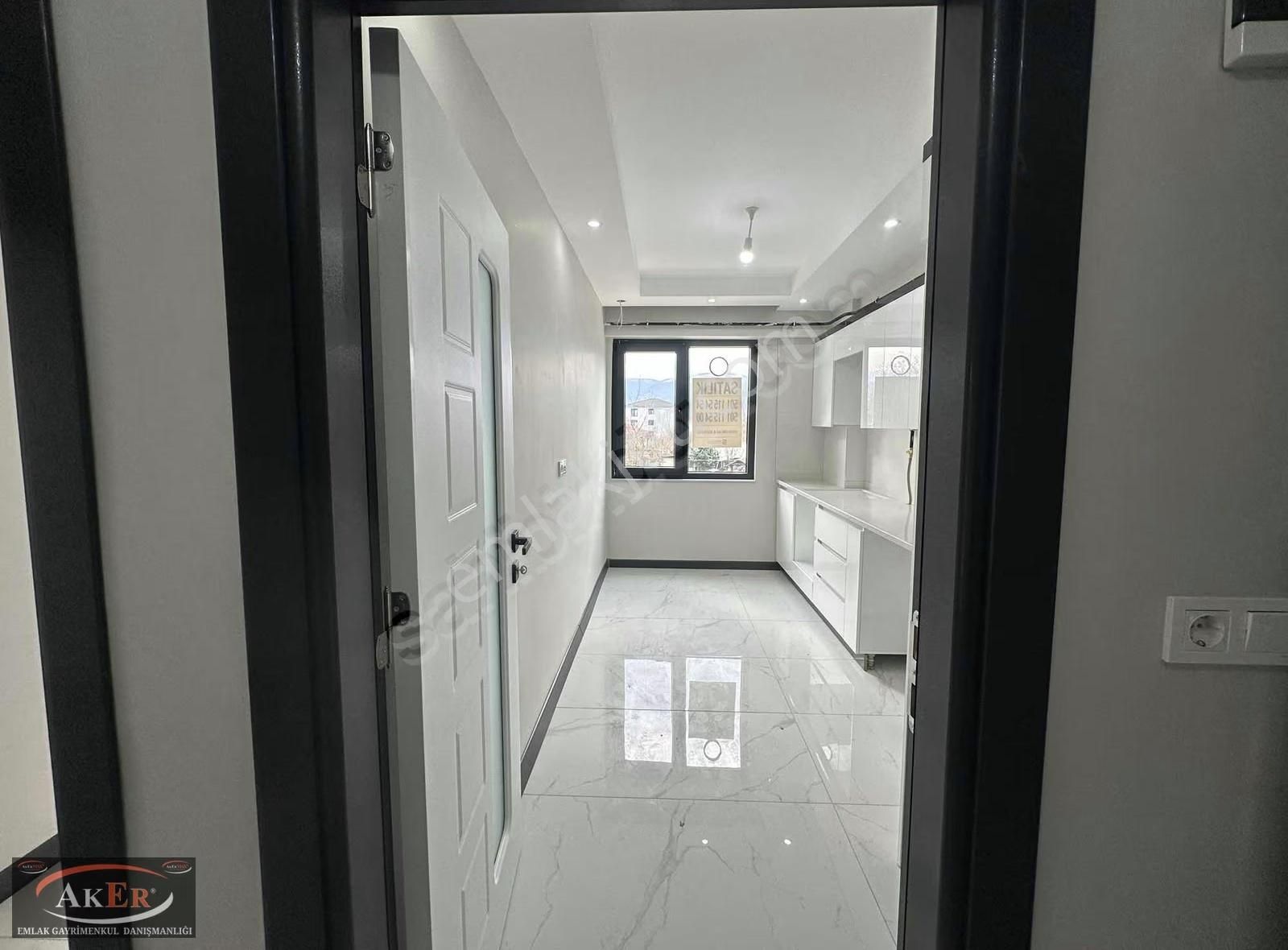 Aker Emlaktan Ara Kat Ön Cephe Lüks 2+1 - Görsel 11