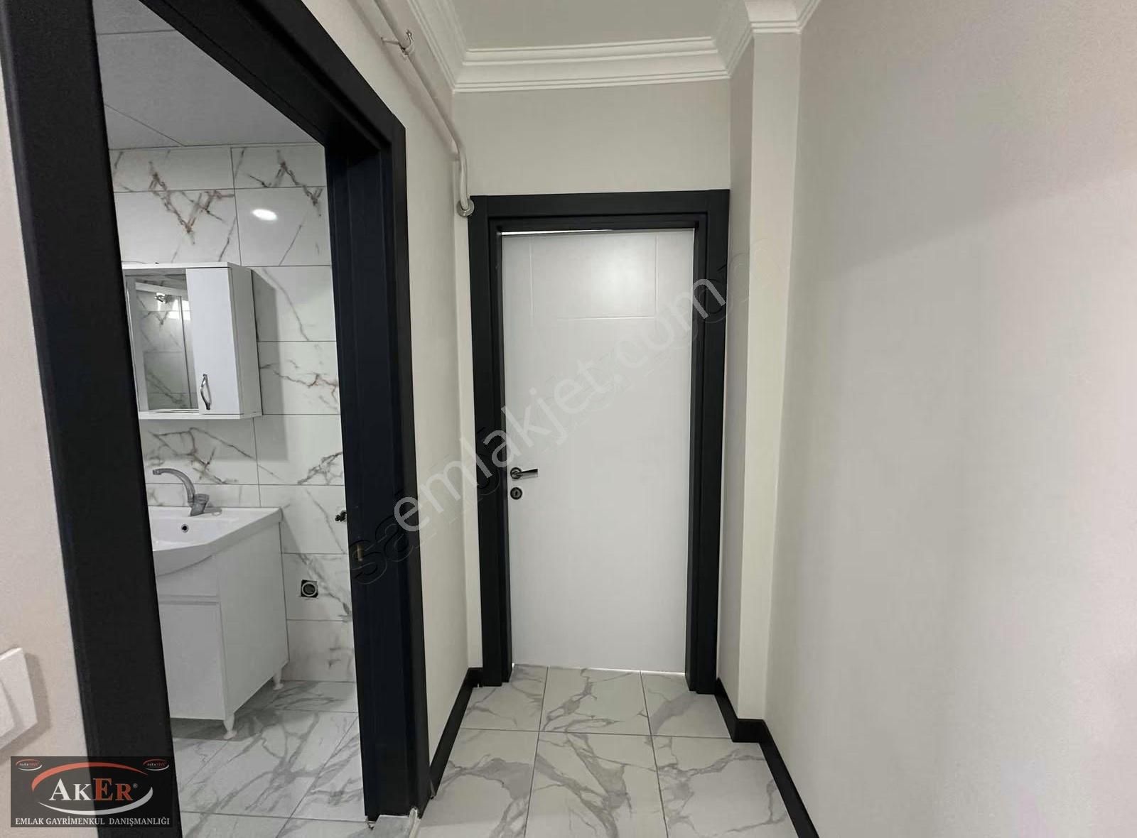 Aker Emlaktan Merkez Konum Tam Koridorlu 1+1 - Görsel 3