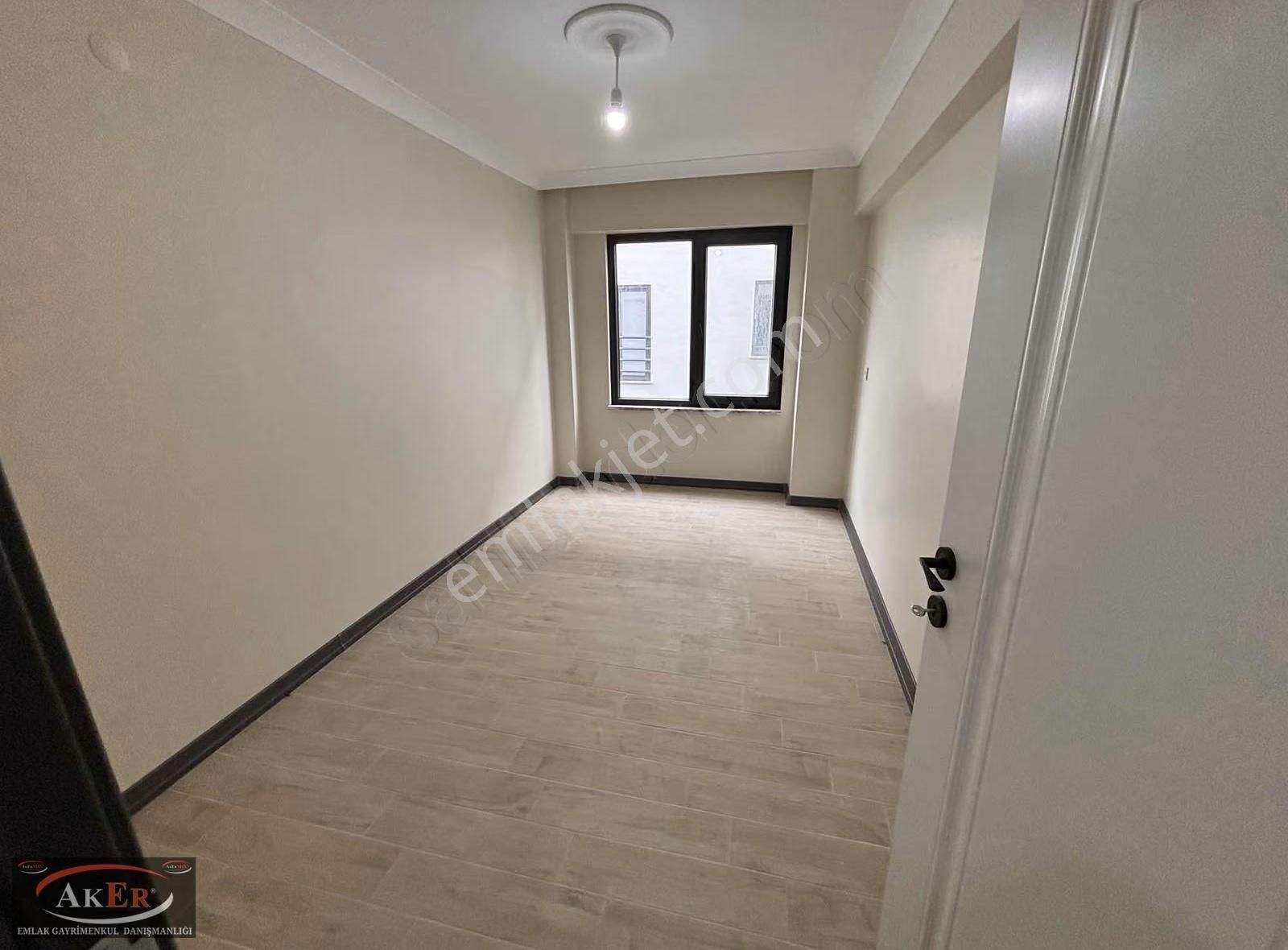 Yeni Mahallede İskanlı Cam Balkon Kombi Ankastre 2+1 Daire - Görsel 9