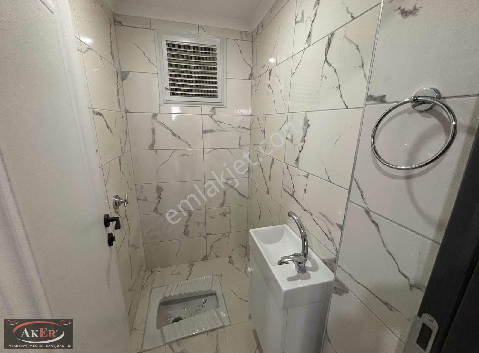 Yeni Mahallede İskanlı Cam Balkon Kombi Ankastre 2+1 Daire - Görsel 3
